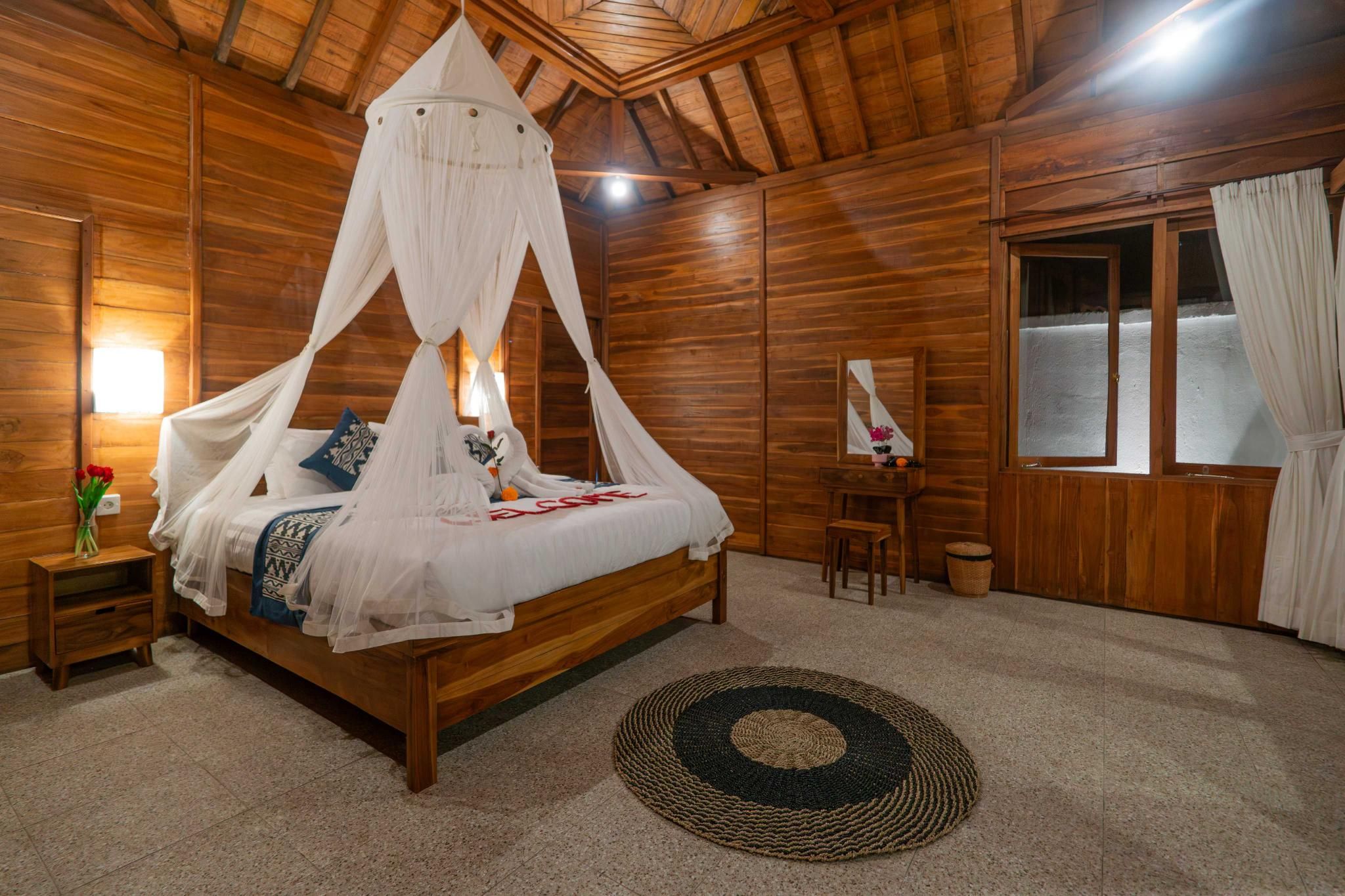 Deluxe Pool View