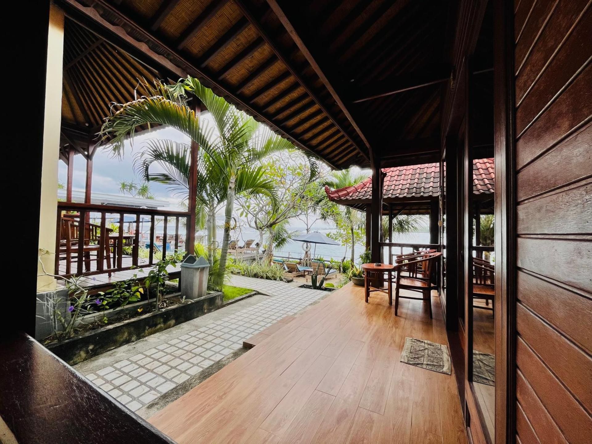 Double or Twin Room with Partial Sea View