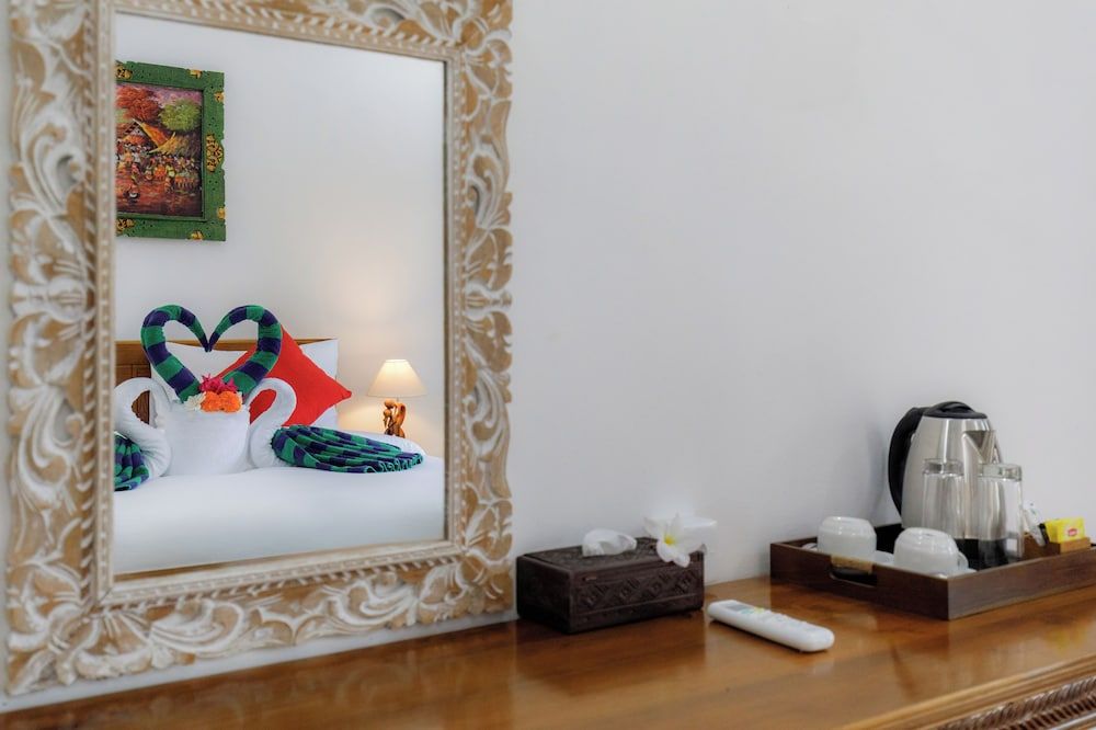 Memela Bungalow Double Room, Pool View 11