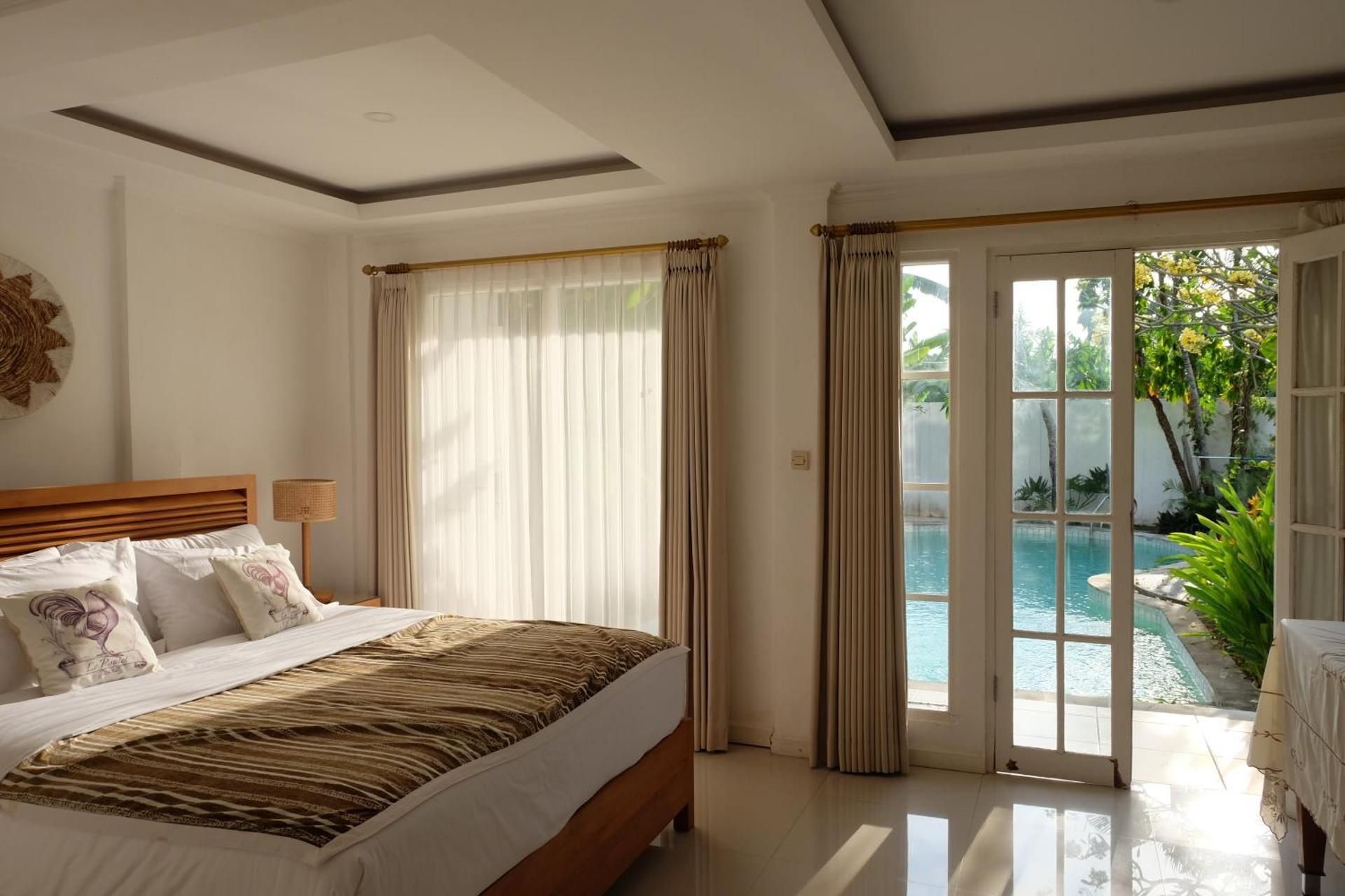 Queen Room with Pool View
