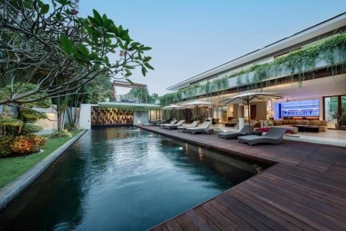 Grand Pool Villa