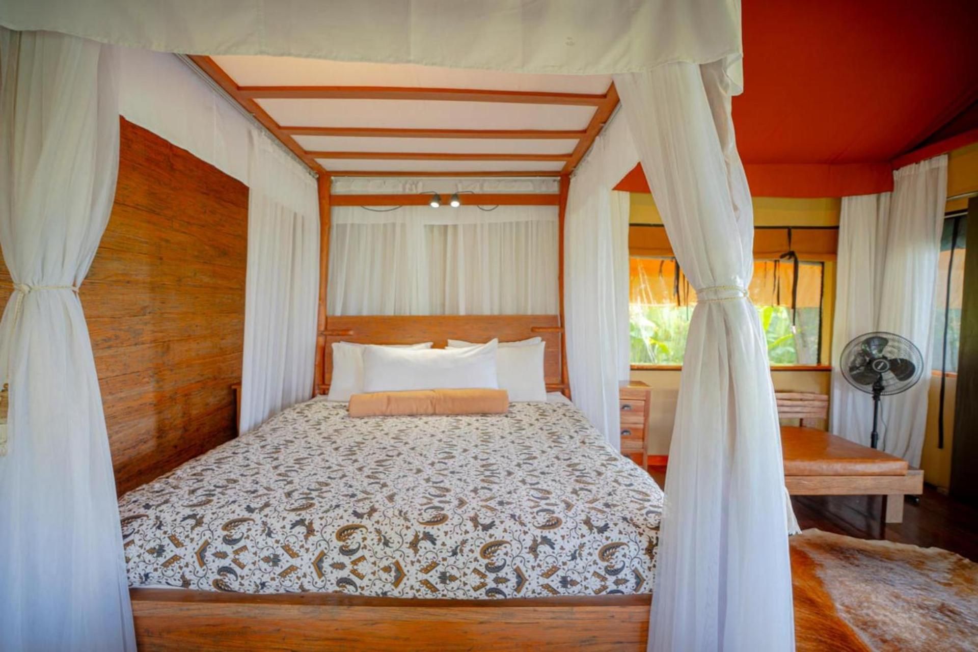 Grand Deluxe Glamping