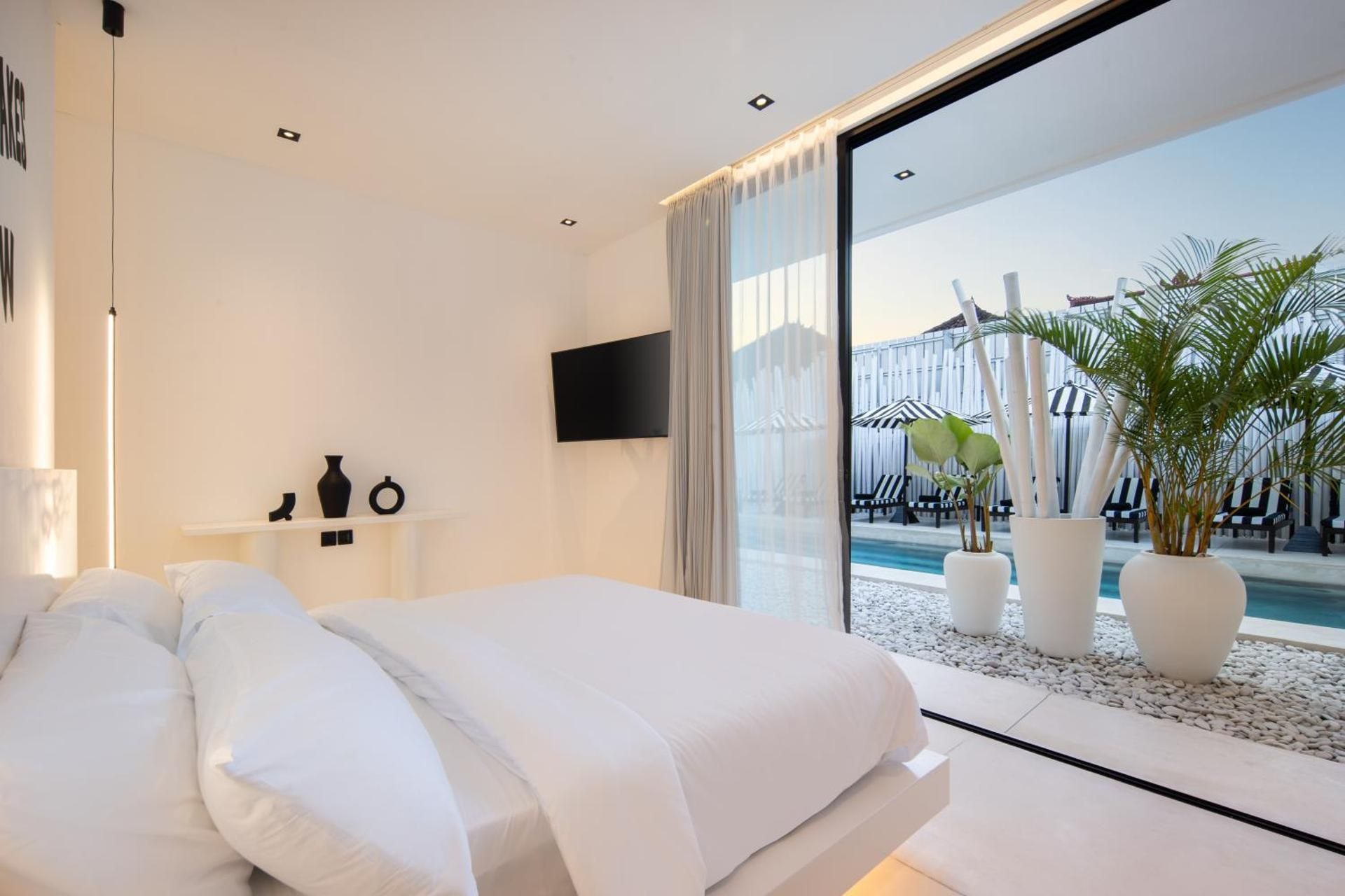 Suite with Pool View