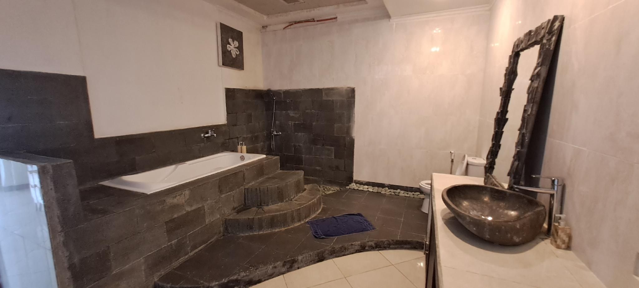 Deluxe - 1 King Bed, Smoking