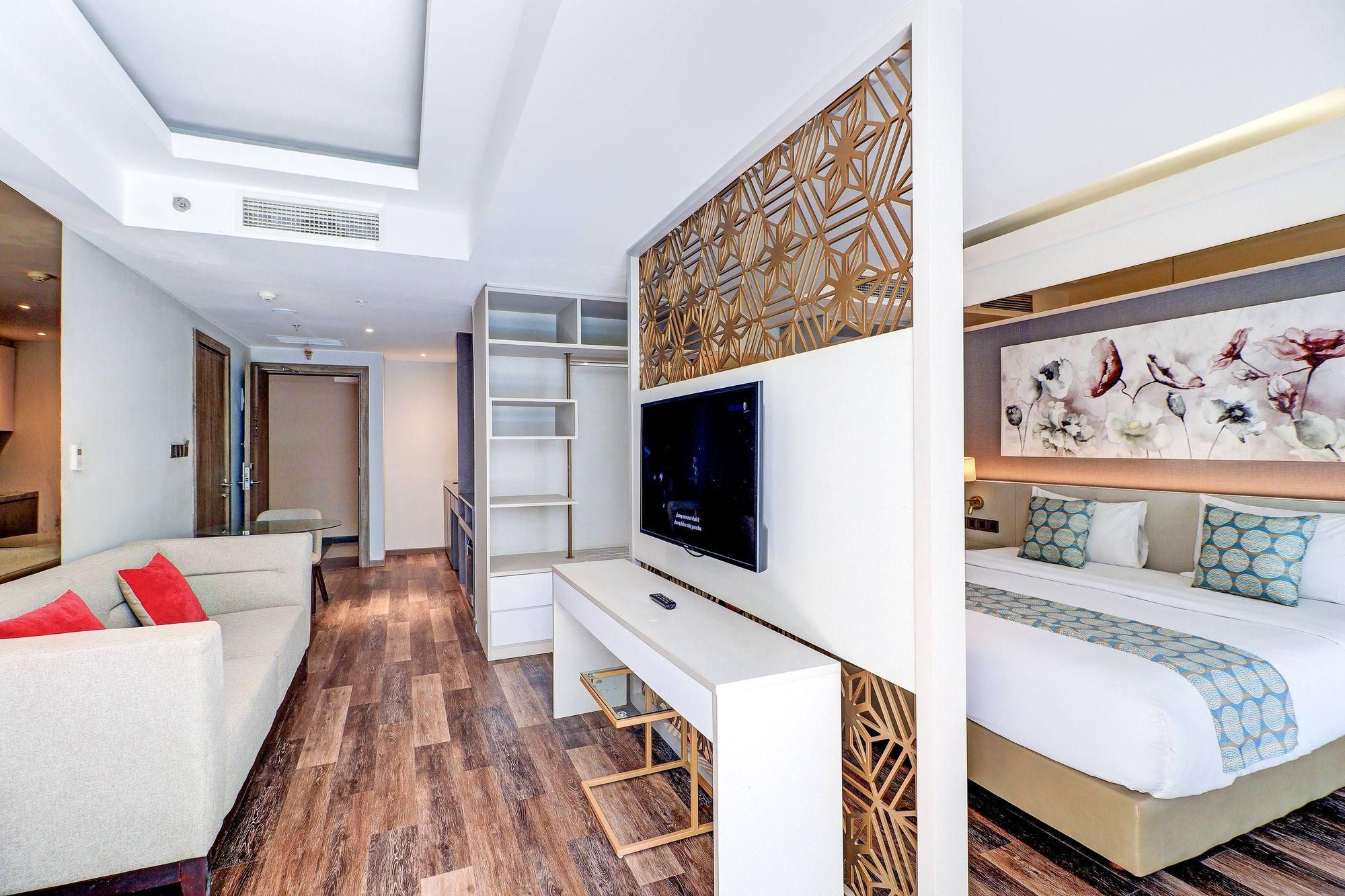 Junior Suite with Pool Access