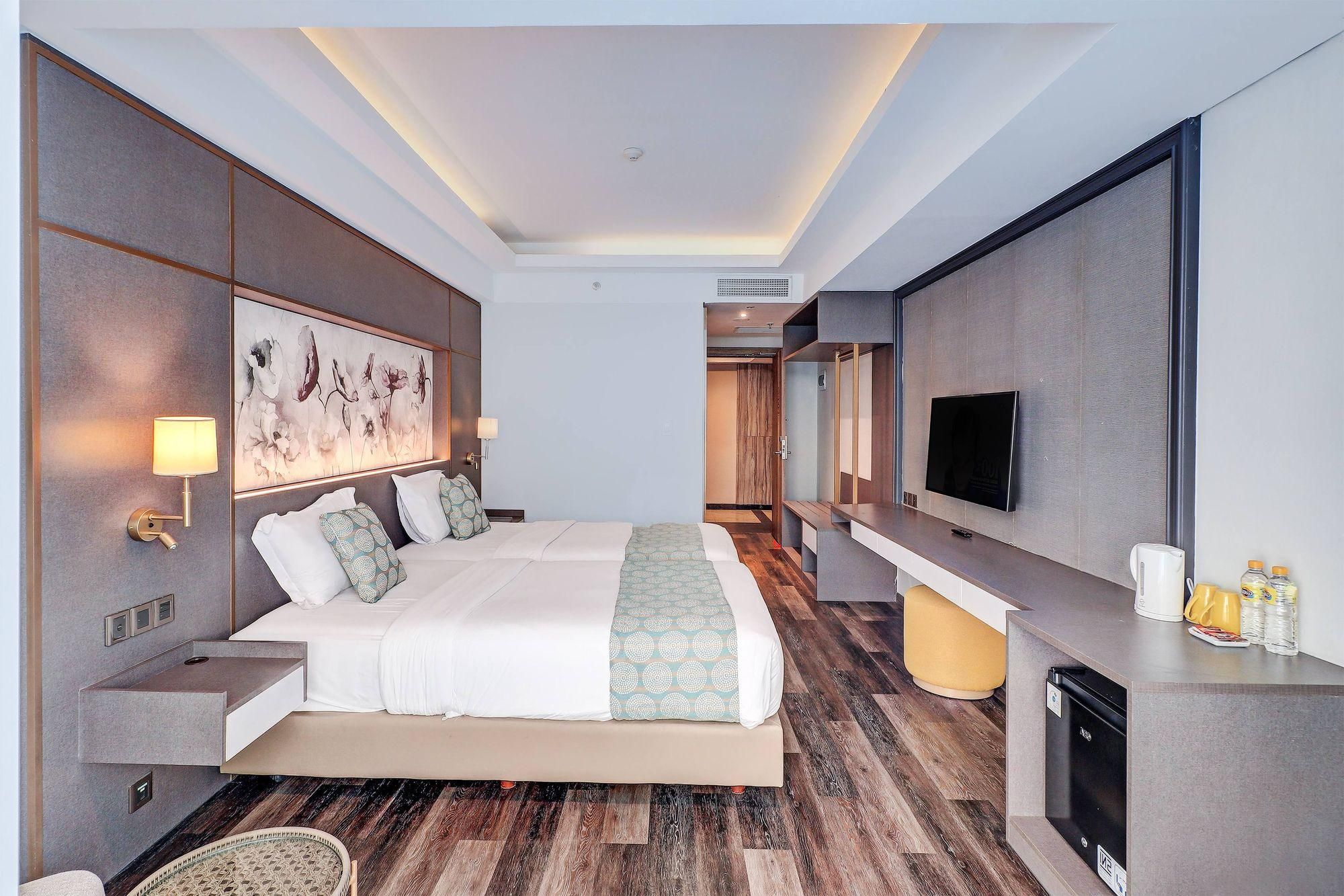 Pool Access - Twin Bed