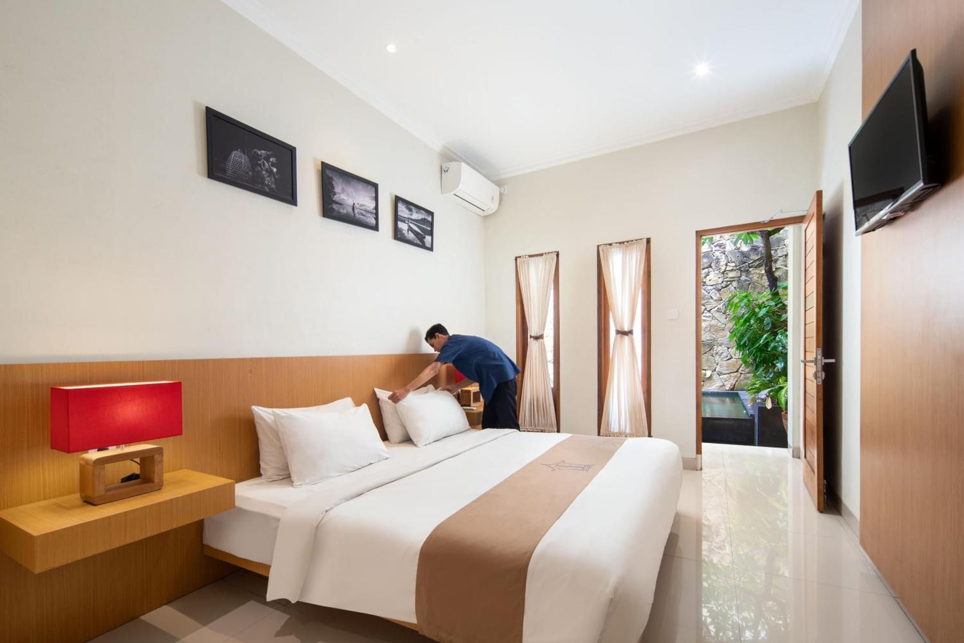 Deluxe Double Room with Pool Access