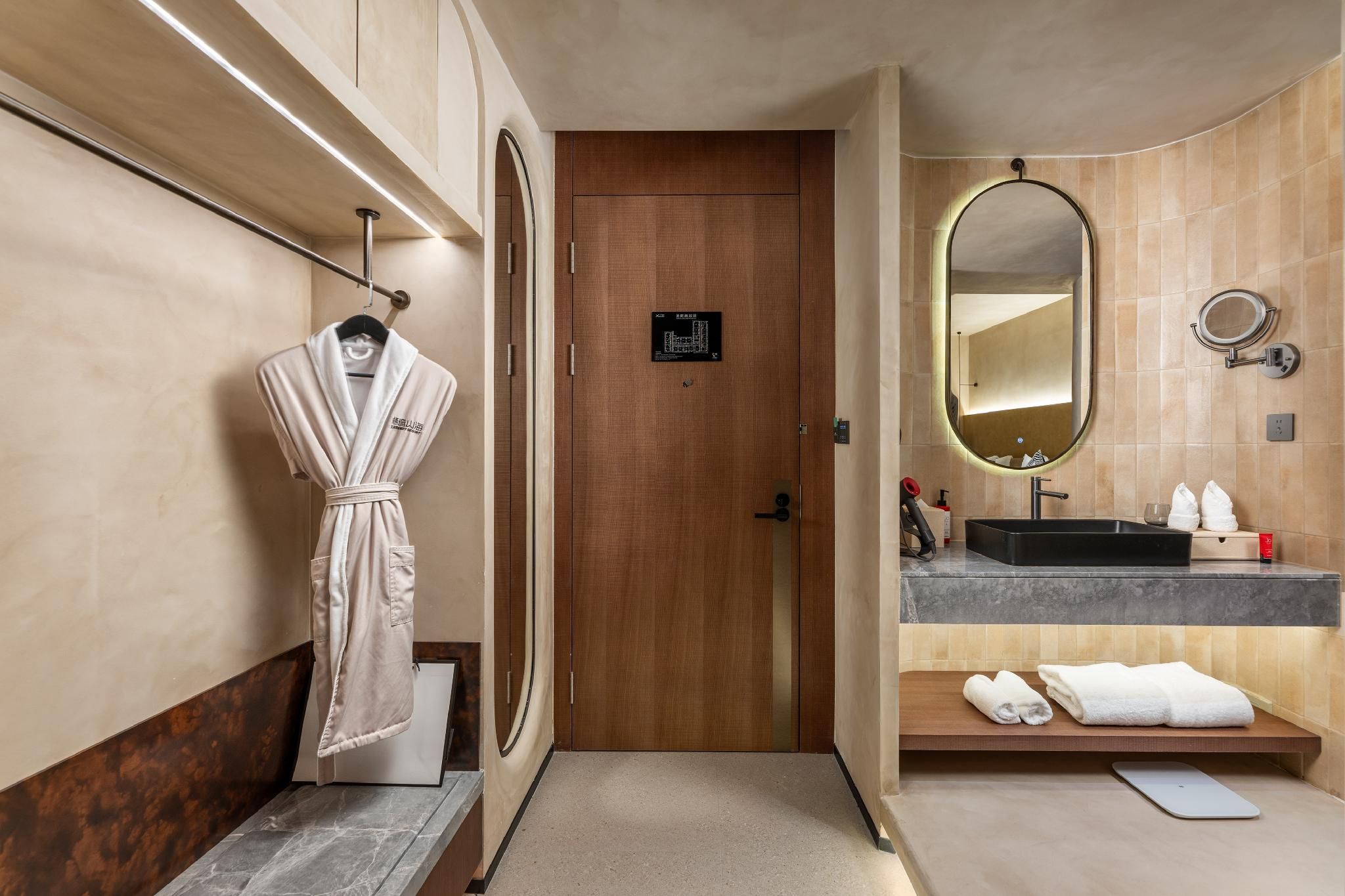 2 Bed Twin Superior Room