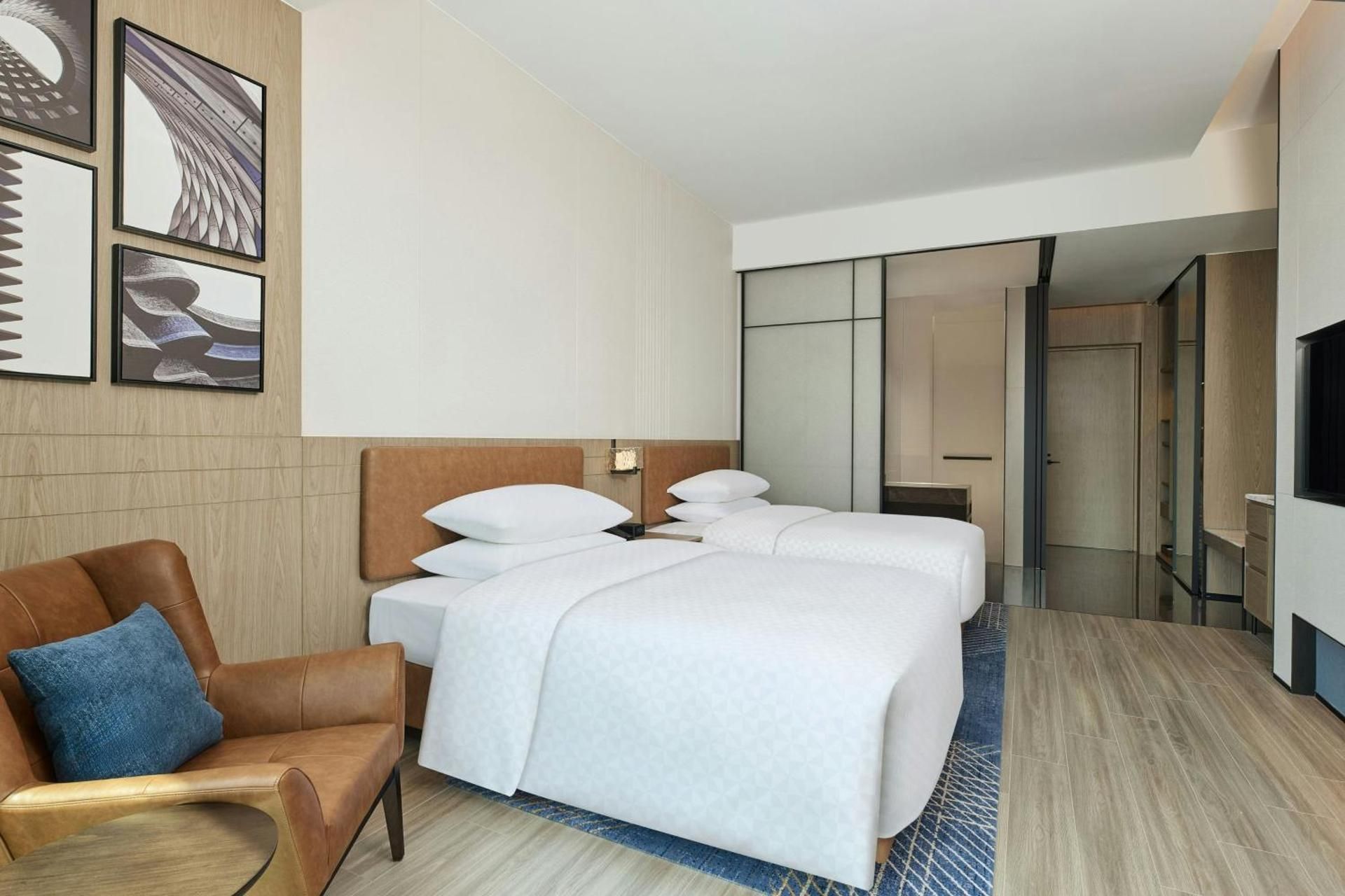 Superior Double Room with Two Double Beds and City View - Mid Floor