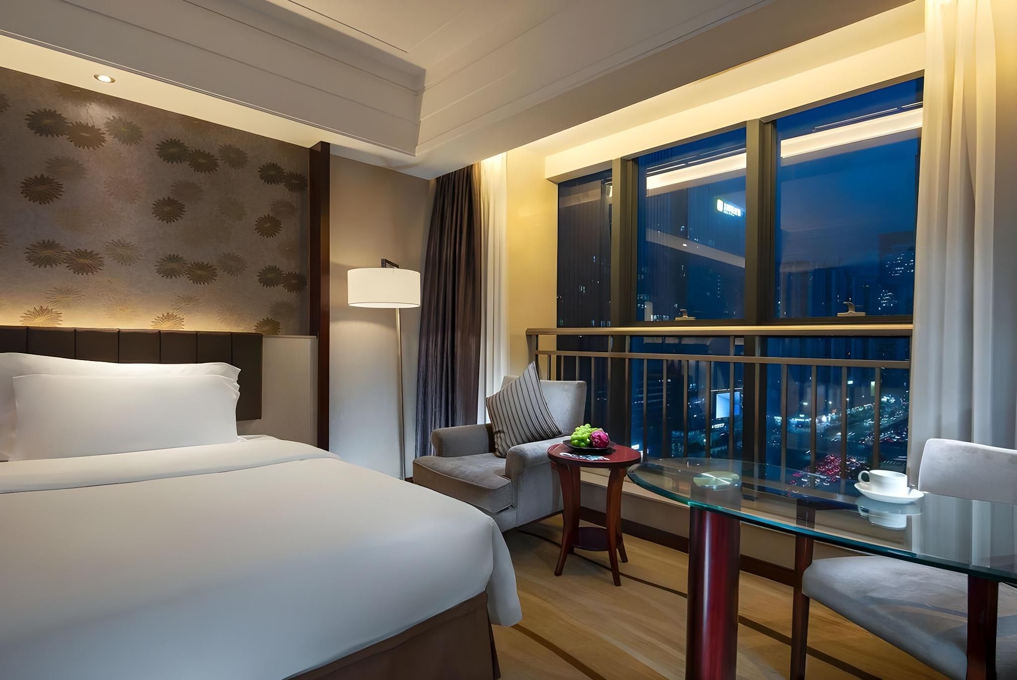 Standard Queen Room