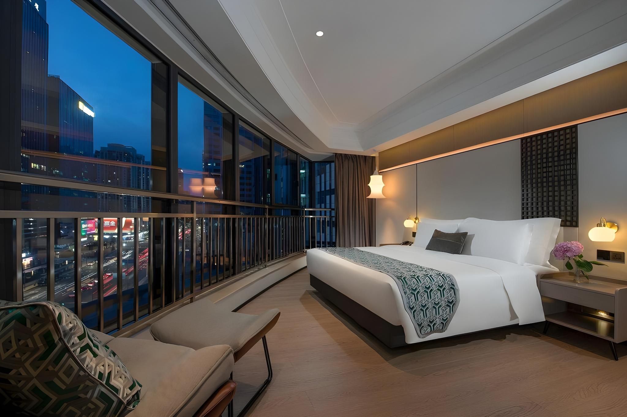 Deluxe City View Suite