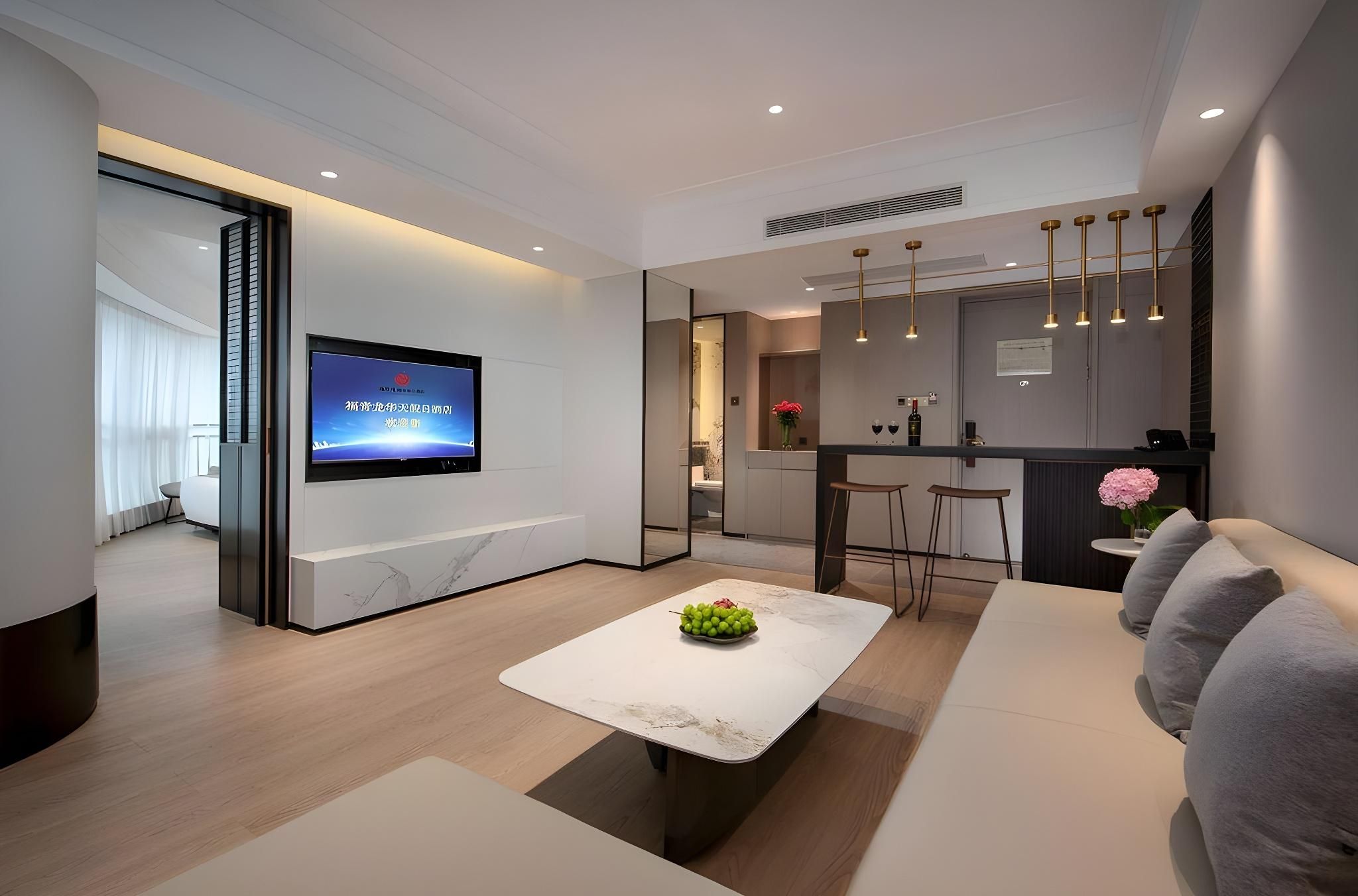 Deluxe City View Suite