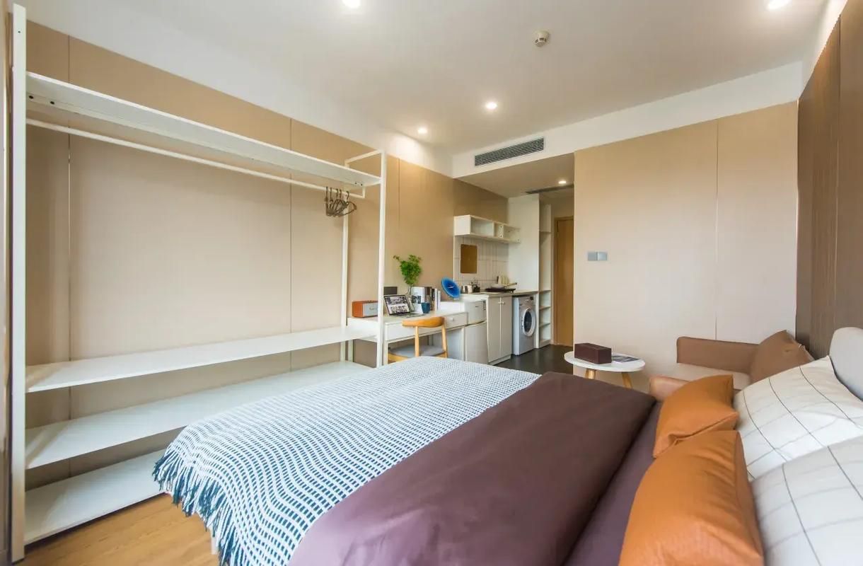 Comfort Queen Room