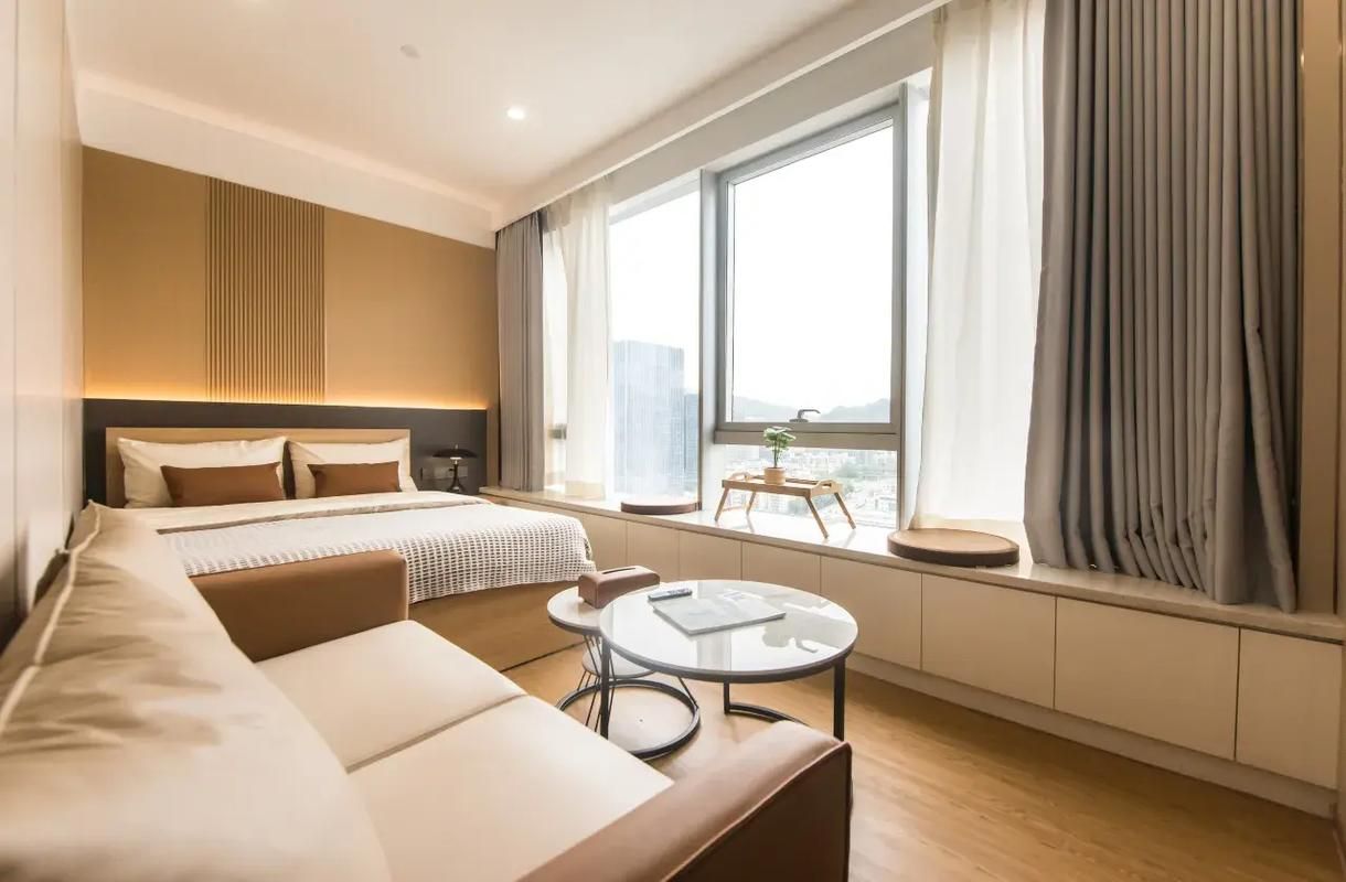 Queen Room with View