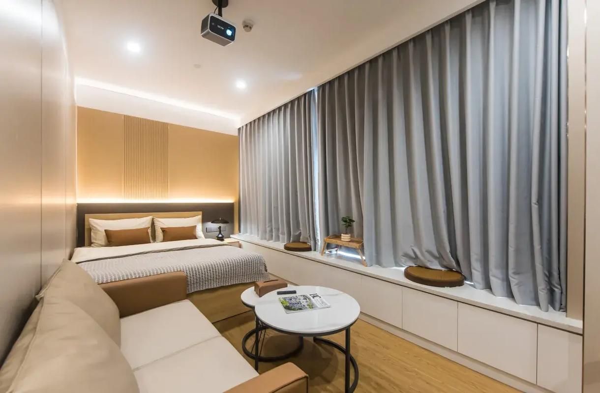Queen Room with View
