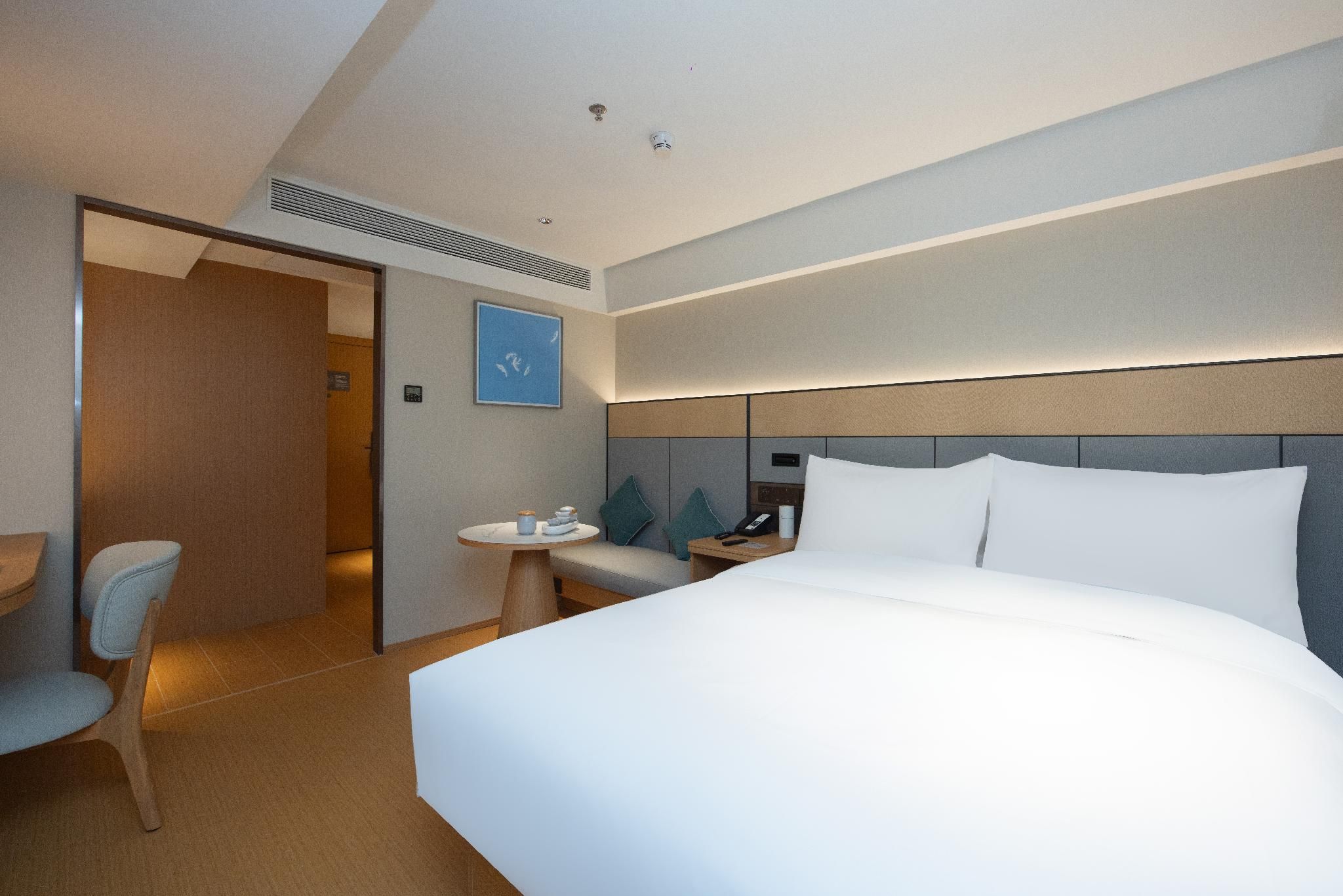 Hotel Queen Room
