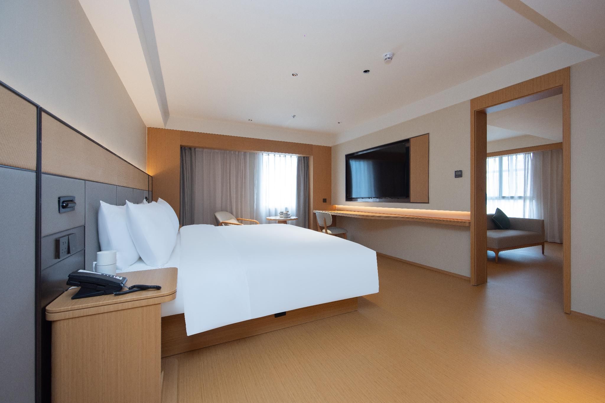 Huazhu - Suite With Twin Bed