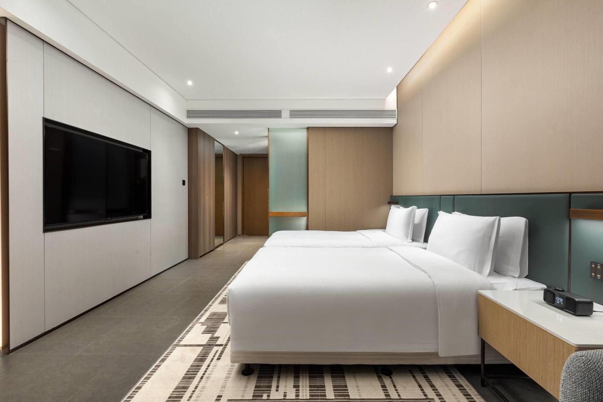 Business Twin Room - Non-Smoking