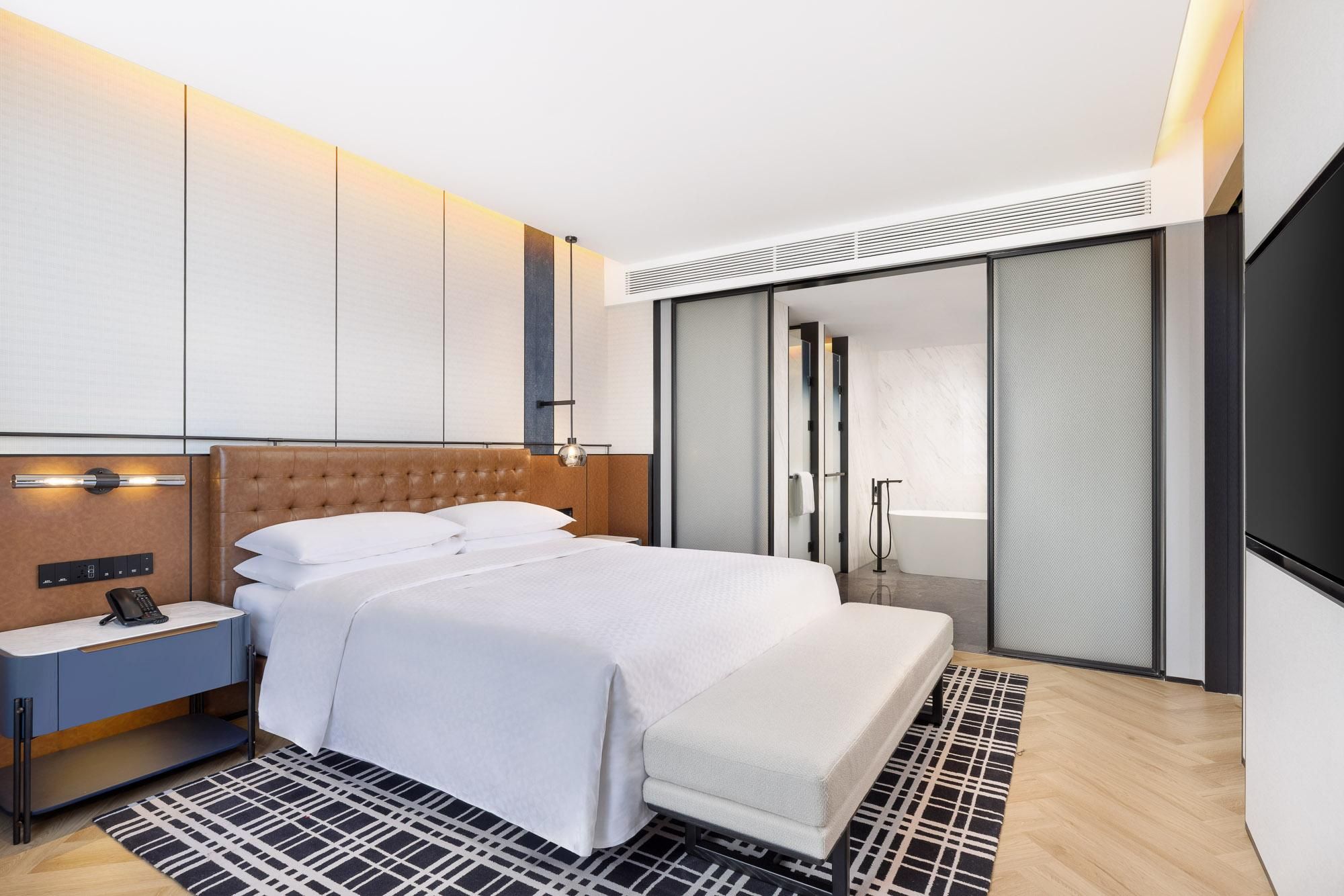 Executive Suite, 1 King, City view