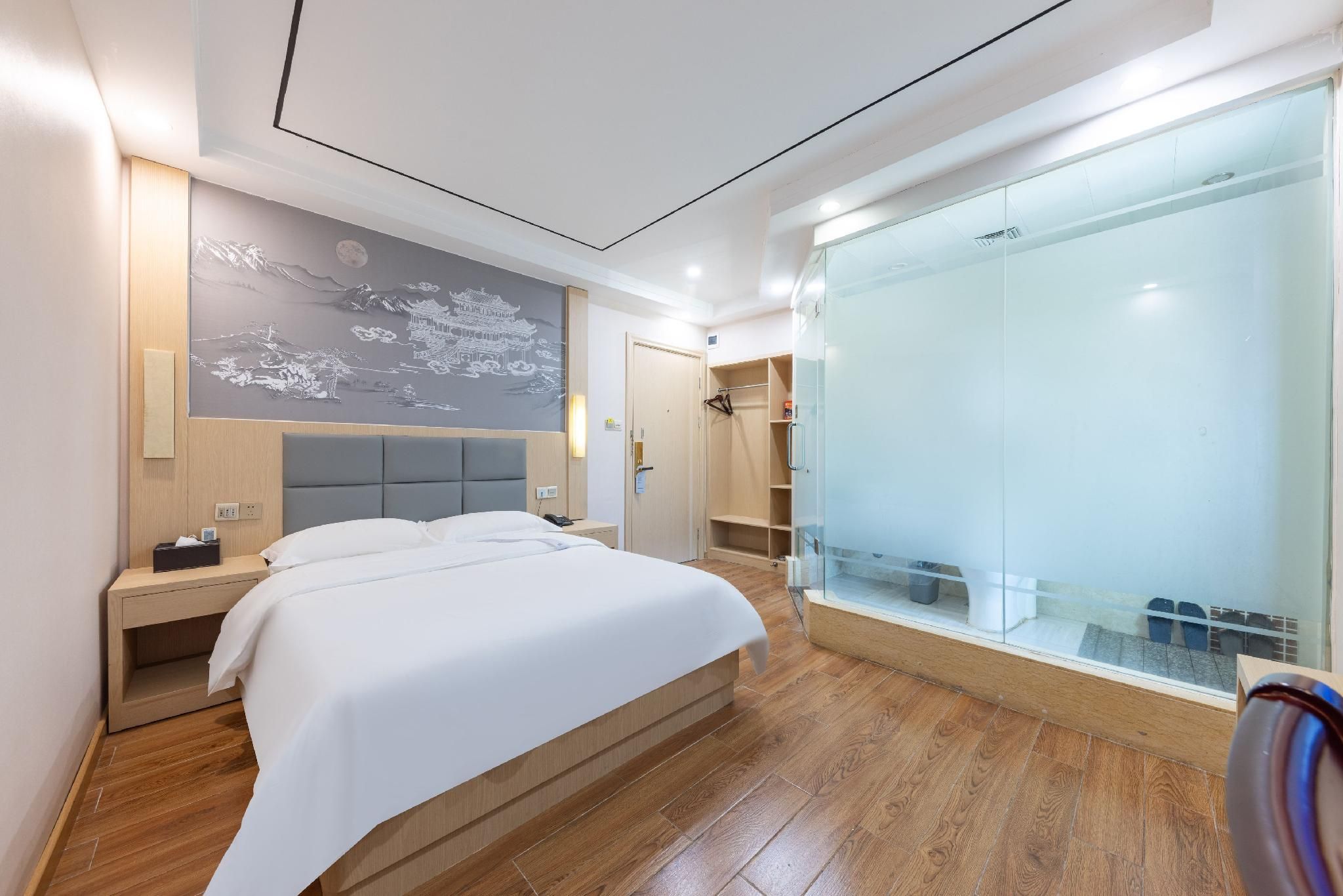 Standard - Queen Room