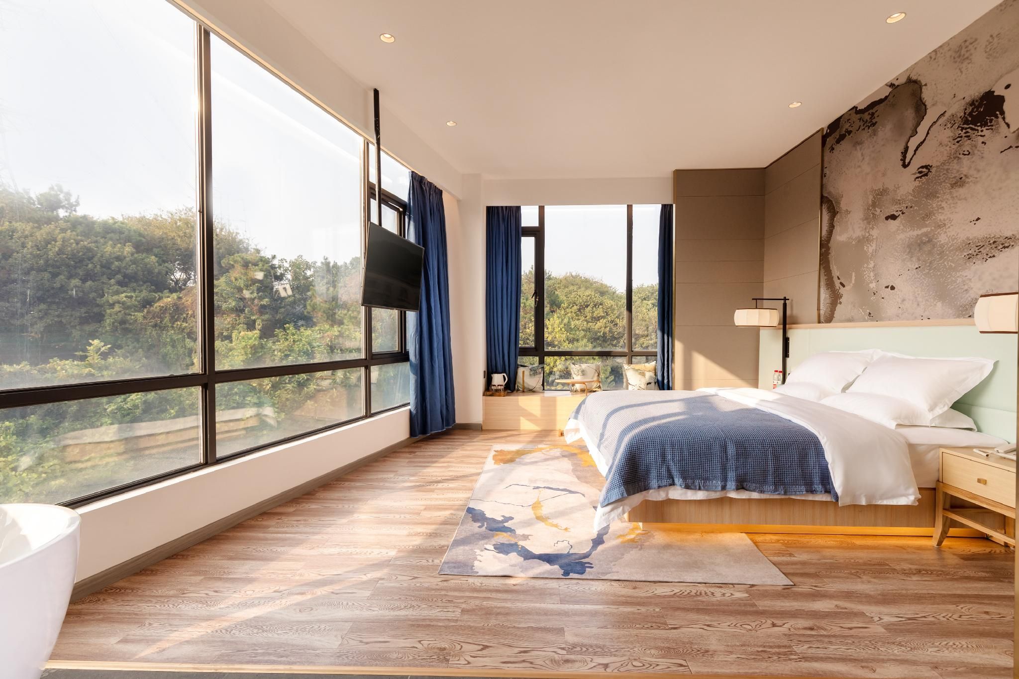 Queen Room with View