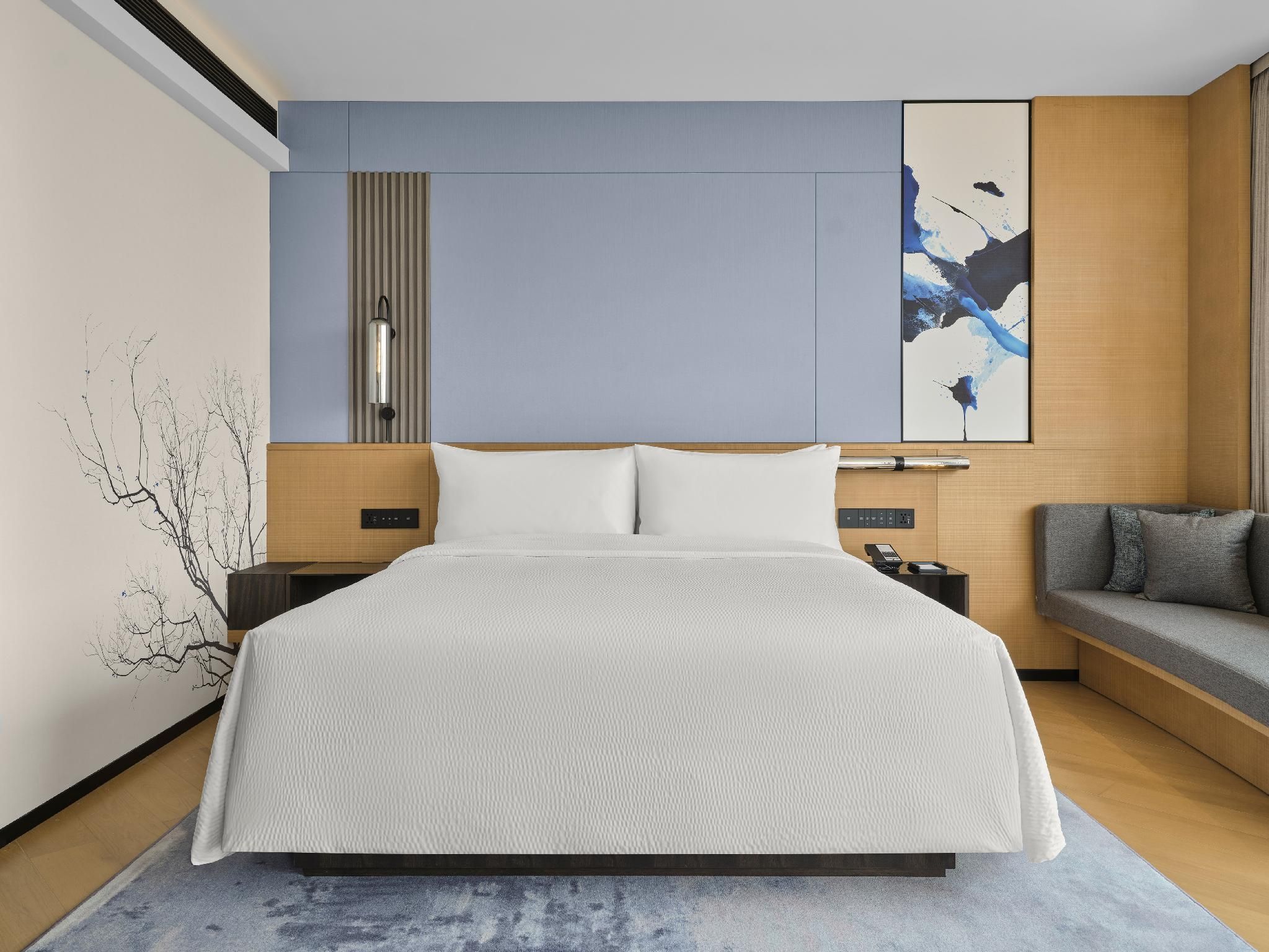 Premier Room, Guest room, 1 King, City view
