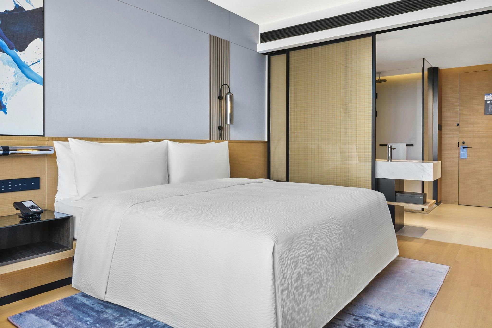 Standard Room, Guest Room, 1 King, City view
