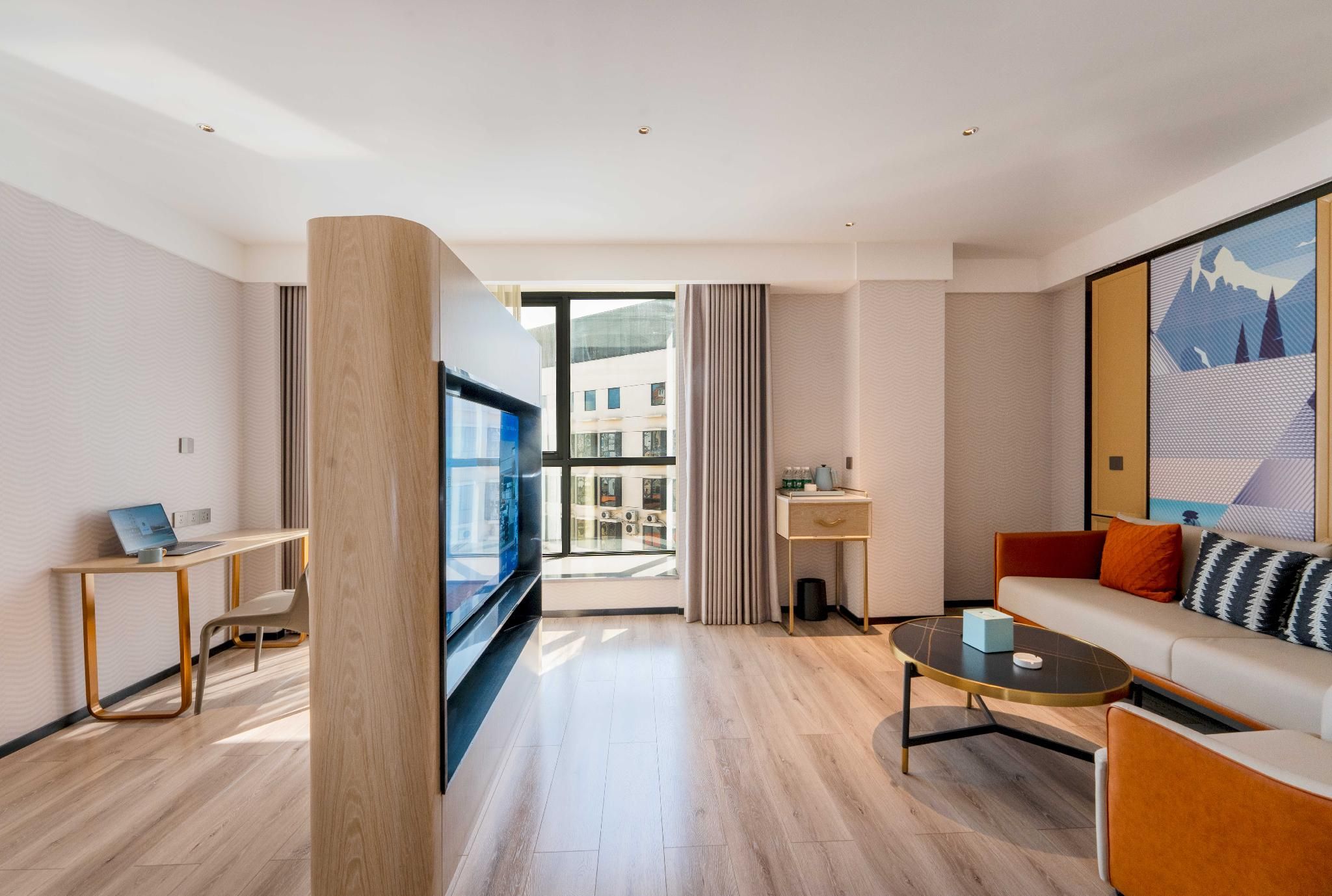 Deluxe Suite