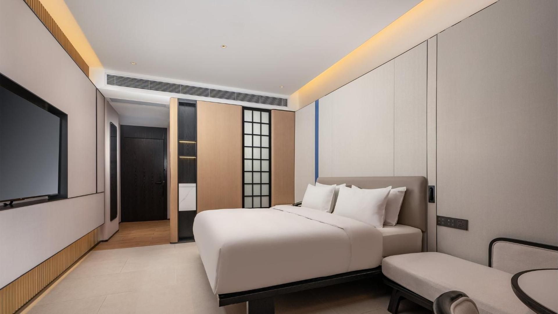 Standard King Room