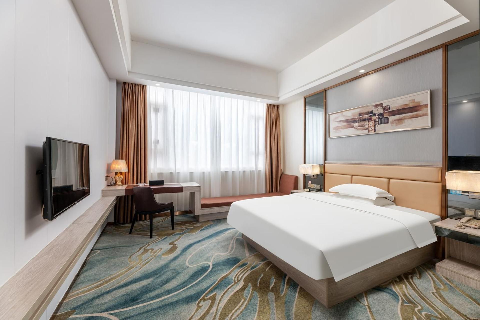 Deluxe Queen Room
