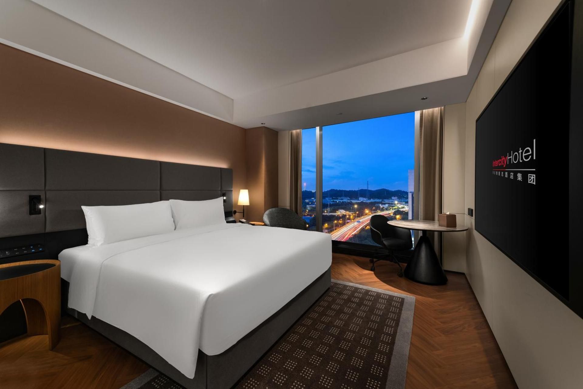 Deluxe Double Room -Pay At Hotel