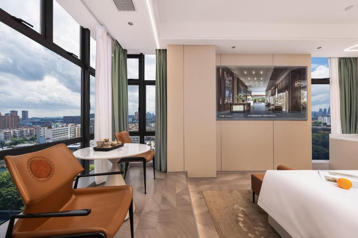 Queen Room with City View