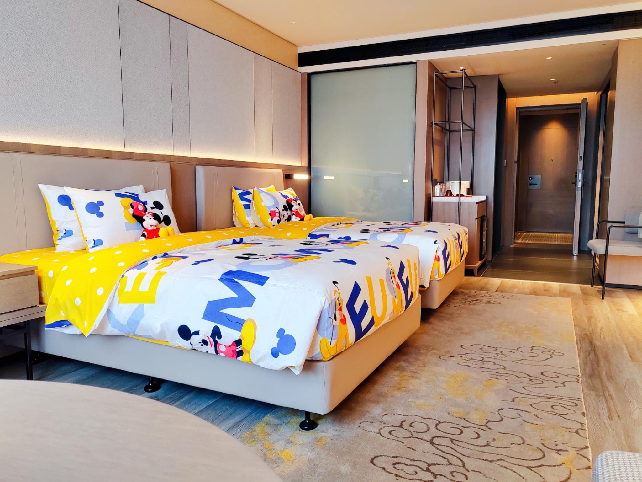 Family-friendly 2-bed Room