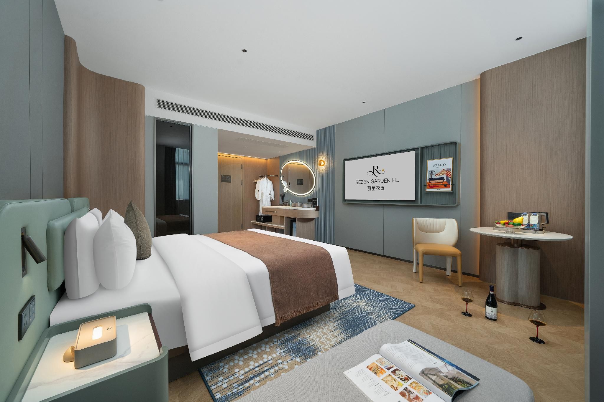 WH - Deluxe Bed Room