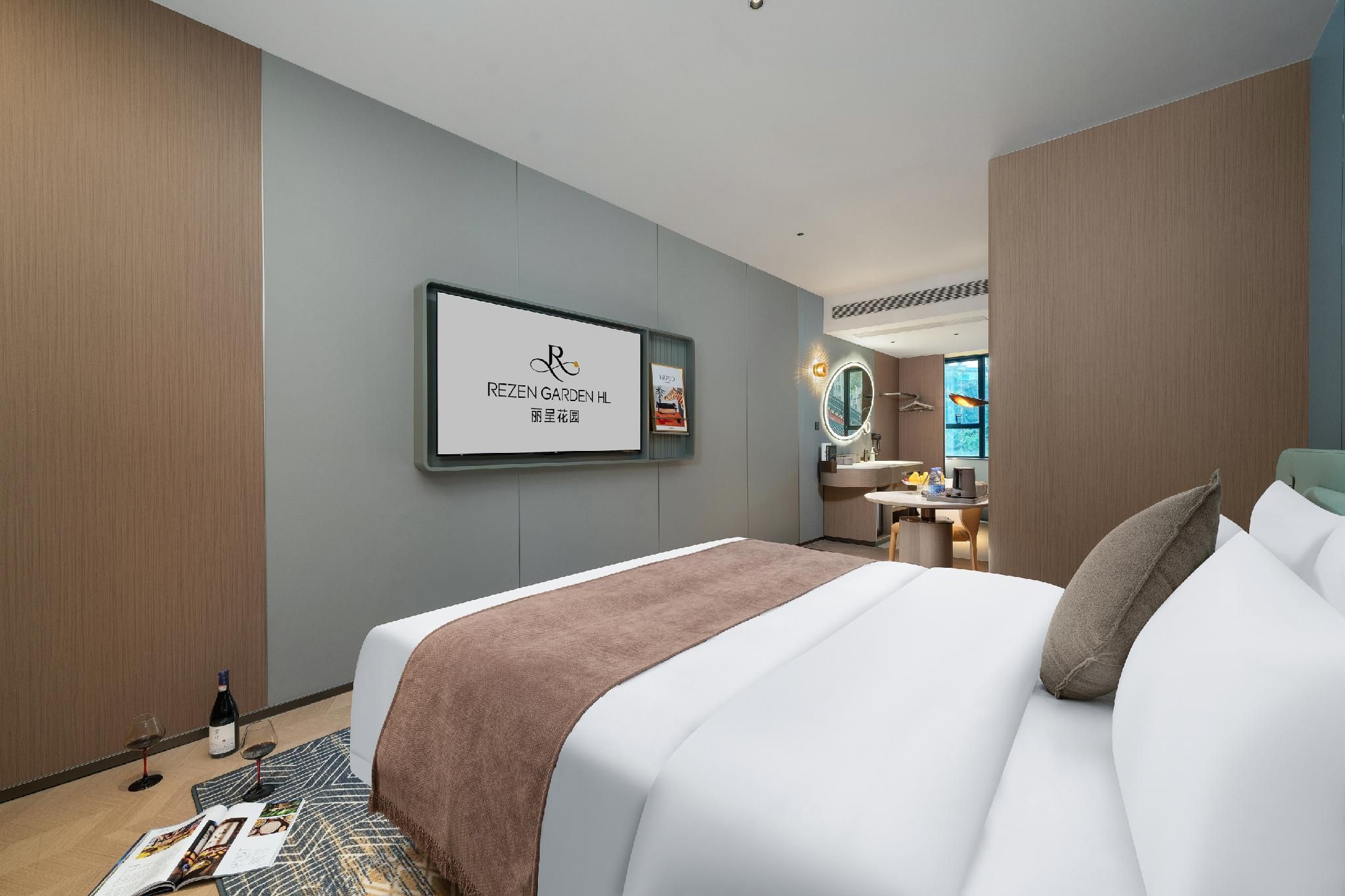 Business King Room