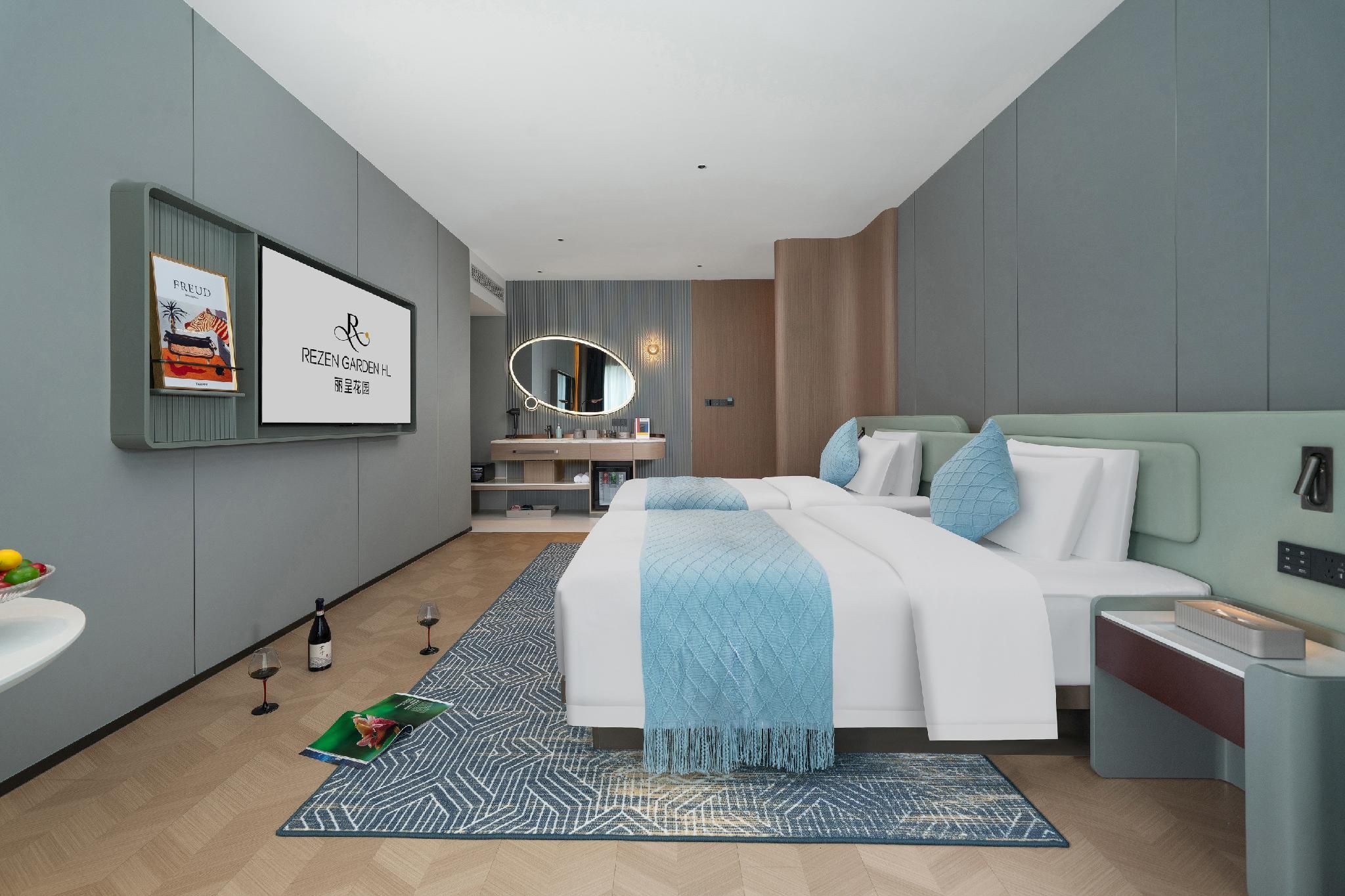 Bathtub Room
