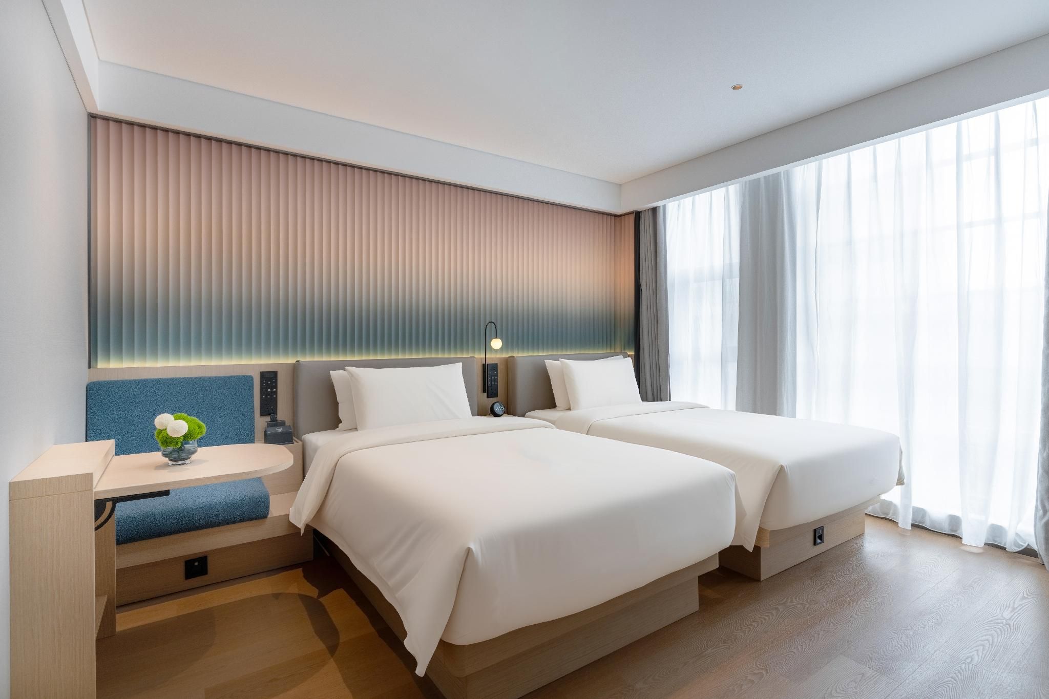 Dreamless Twin Room