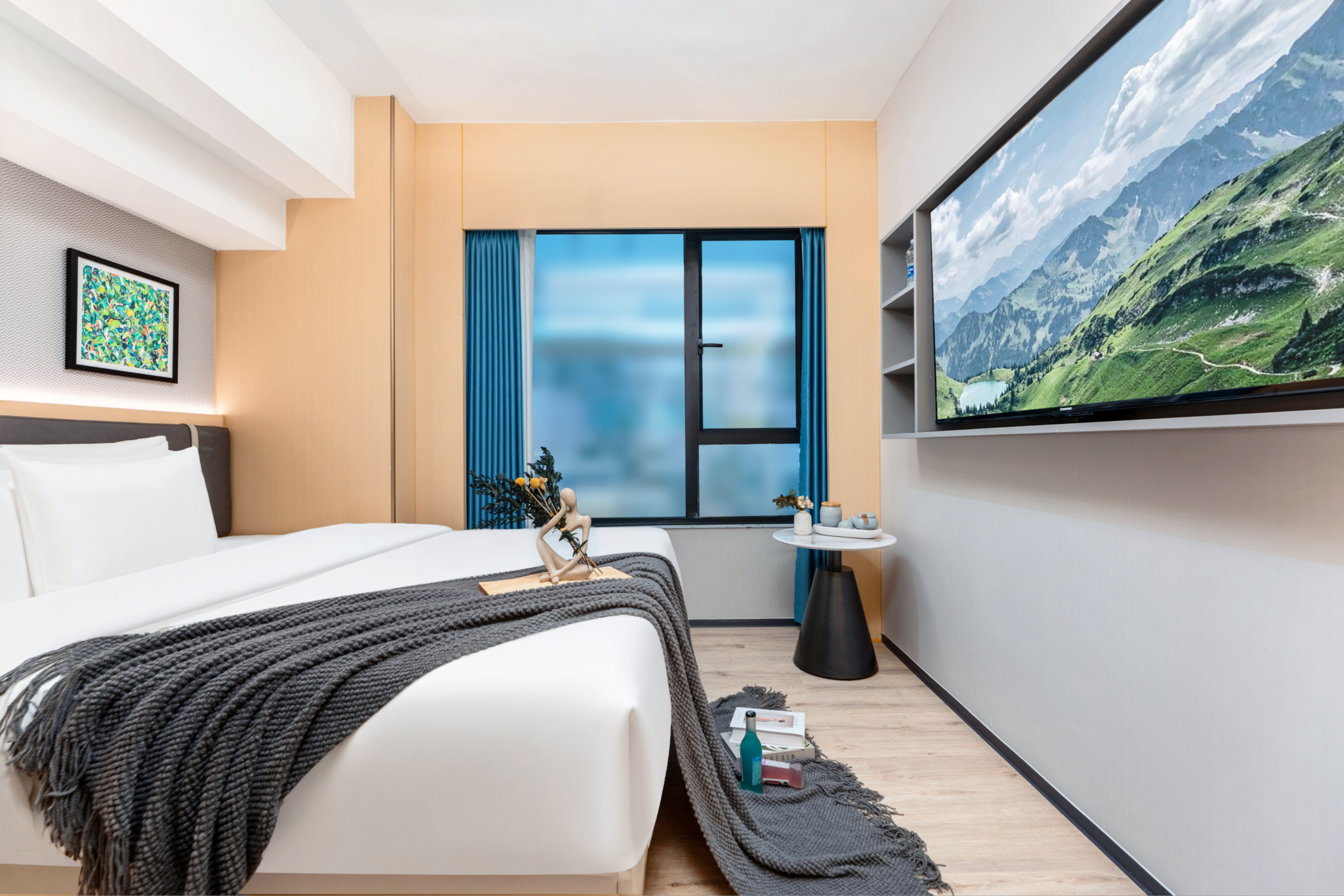 Standard Queen Single Room