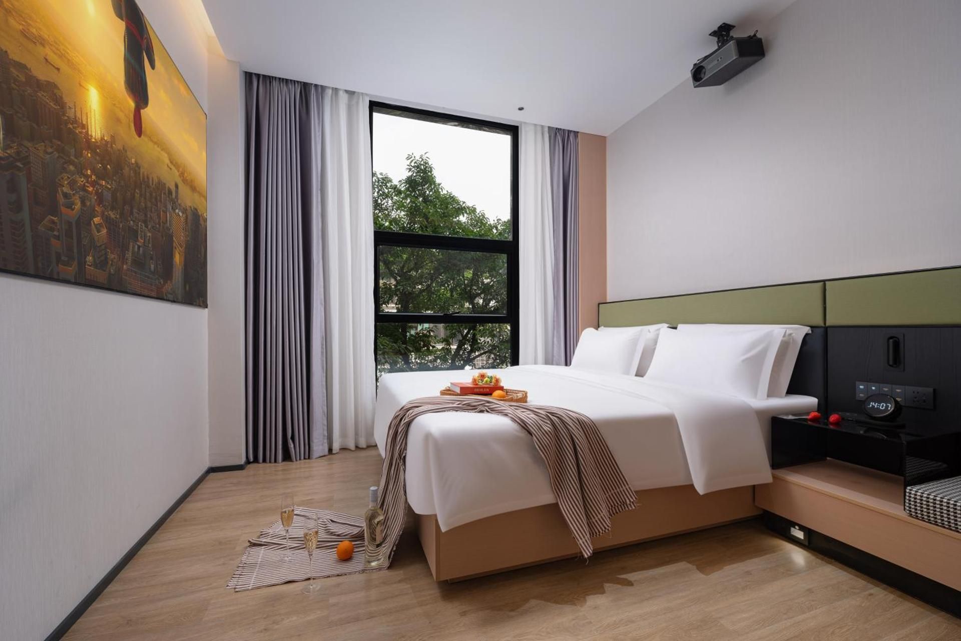 Queen Room