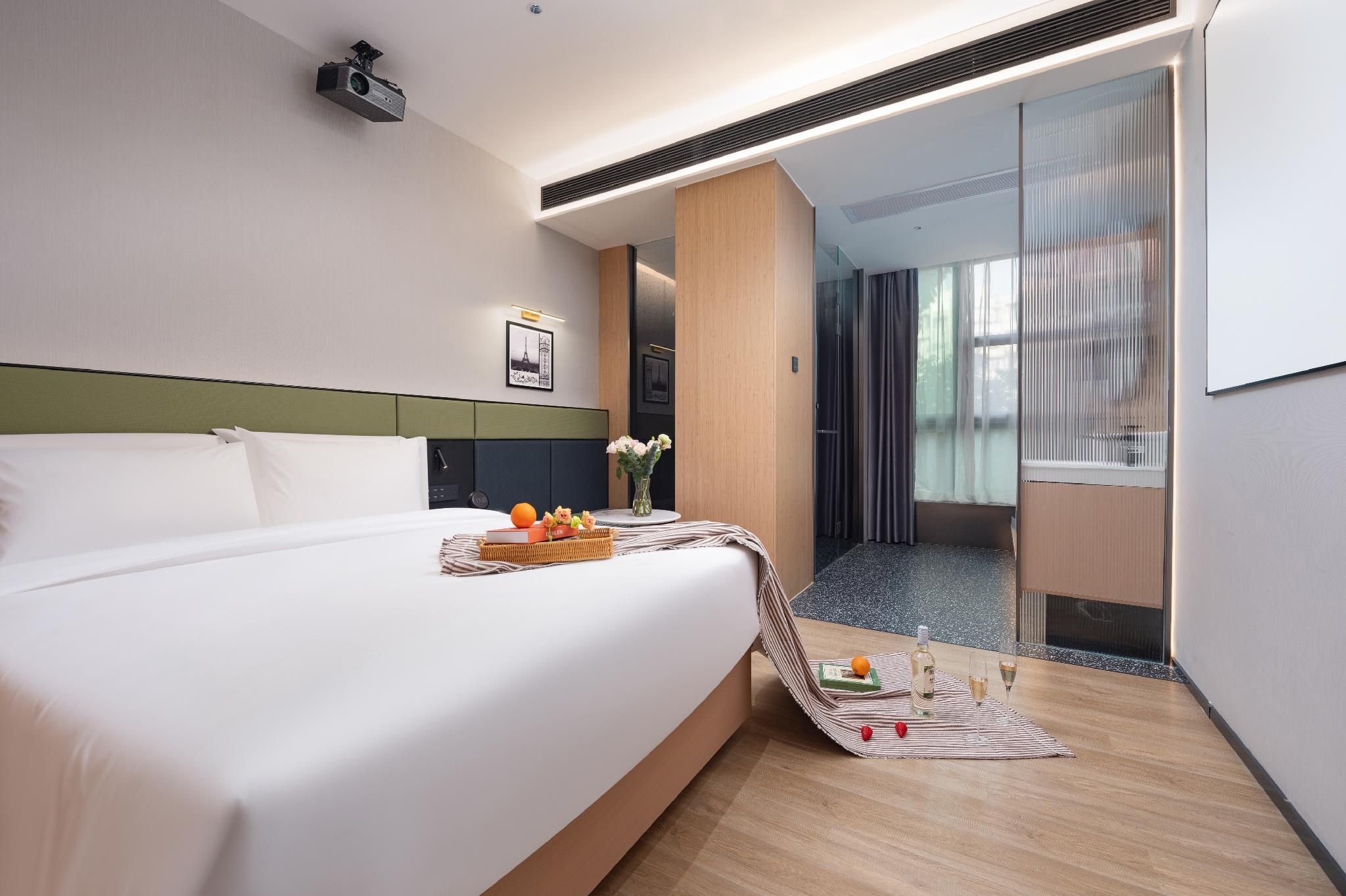 Scene City View Room