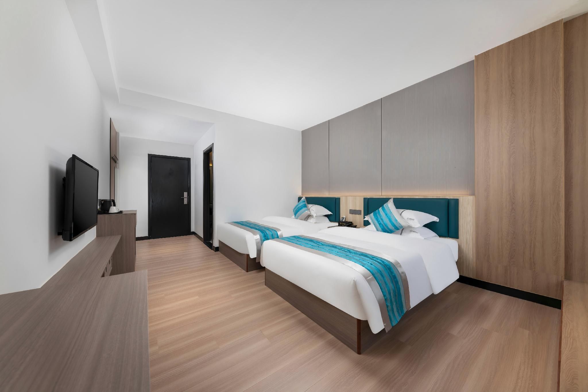 Deluxe Triple Room with Shower