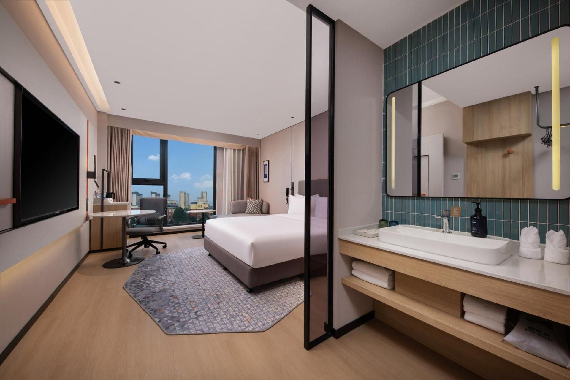 Standard King Room with Minifridge - High Floor