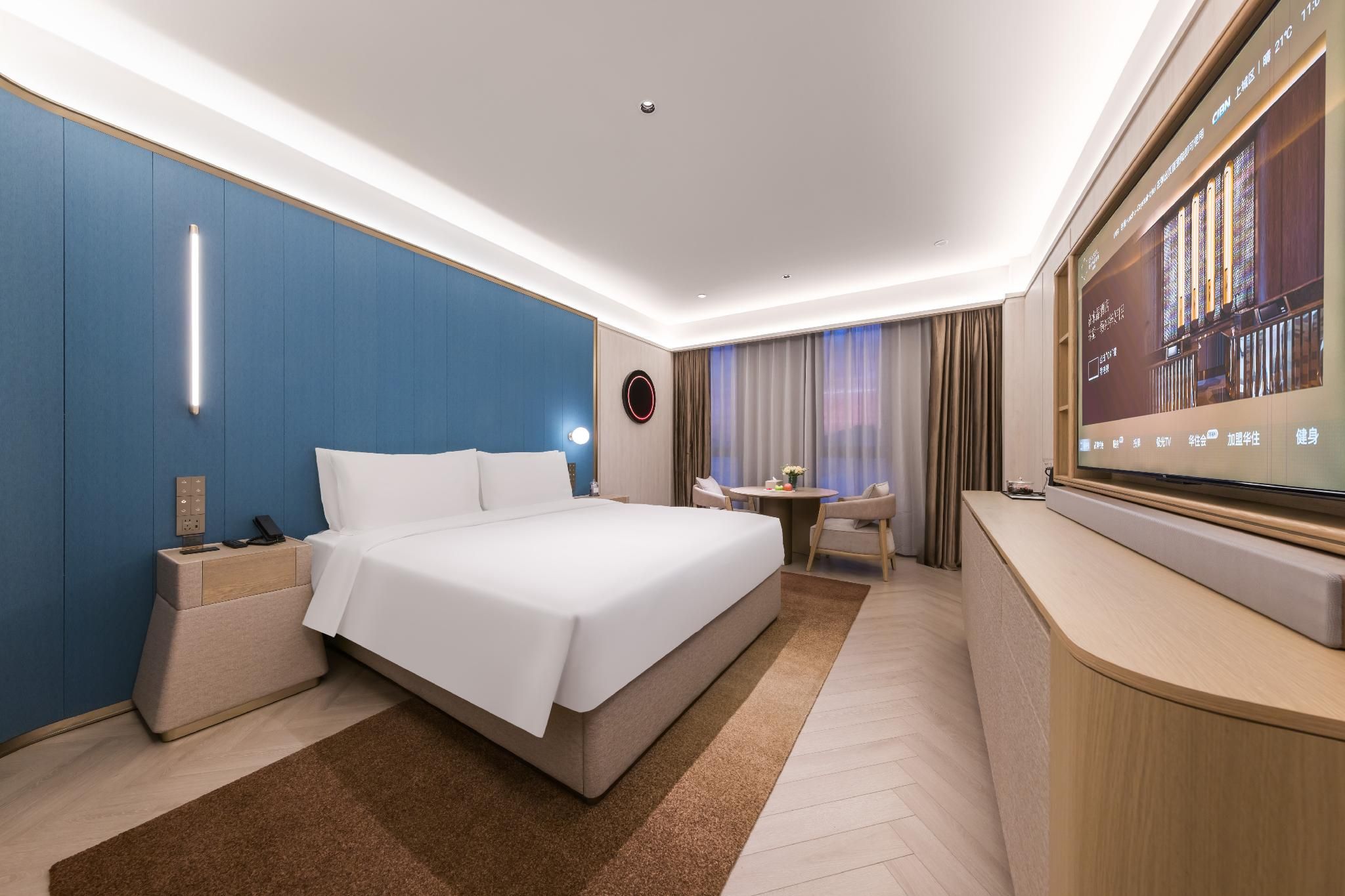 Business Queen Room
