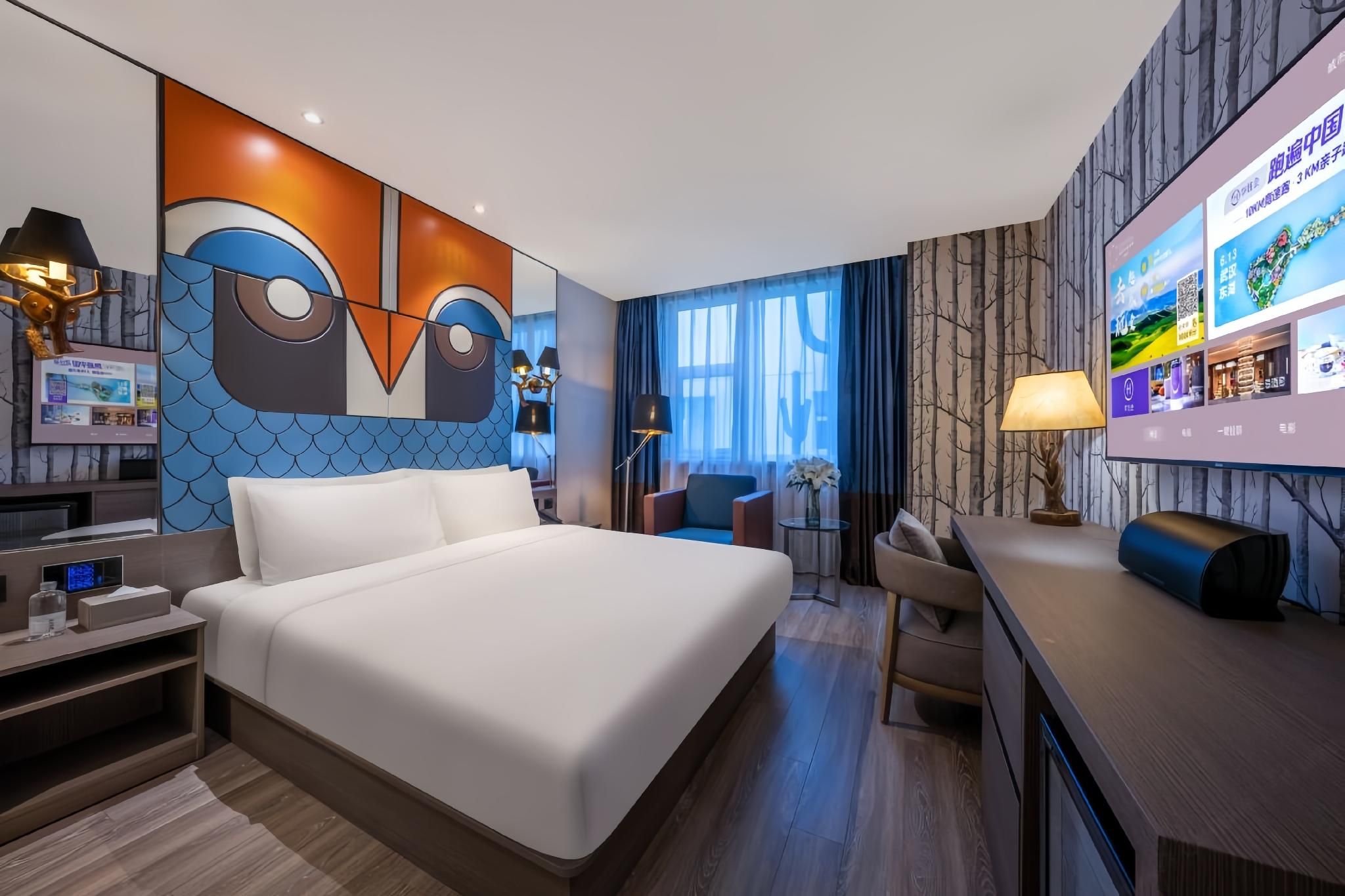 Deluxe Room Queen