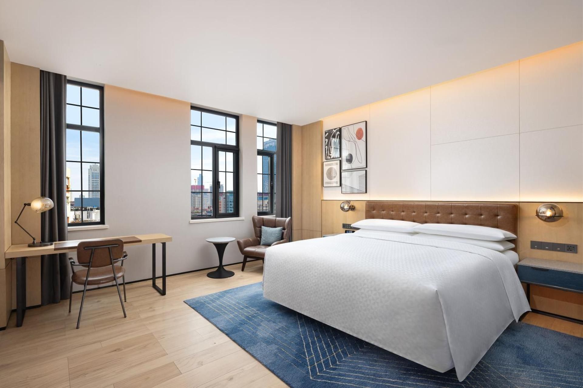 Choice King Room with City View
