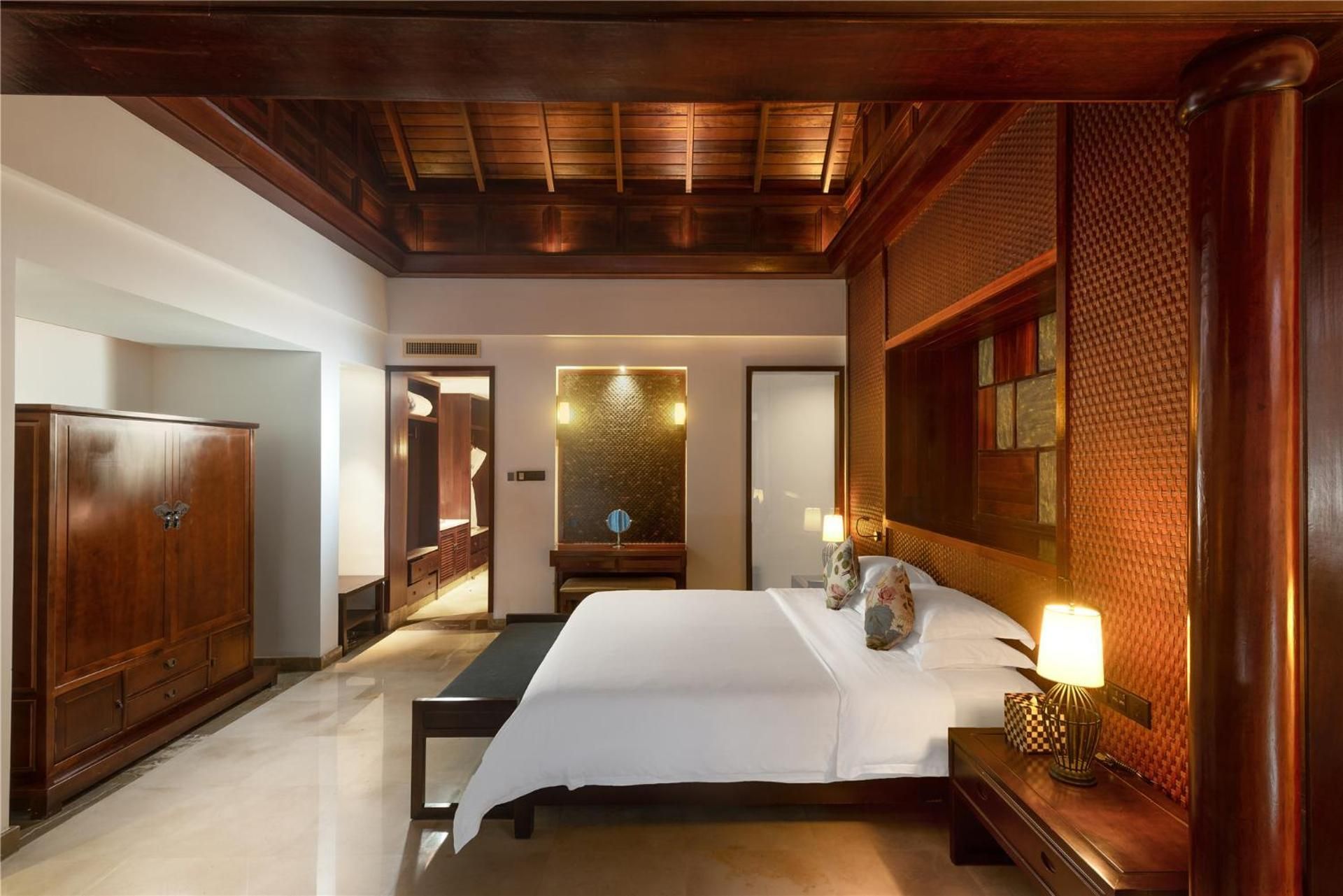 Queen Room with Pool View