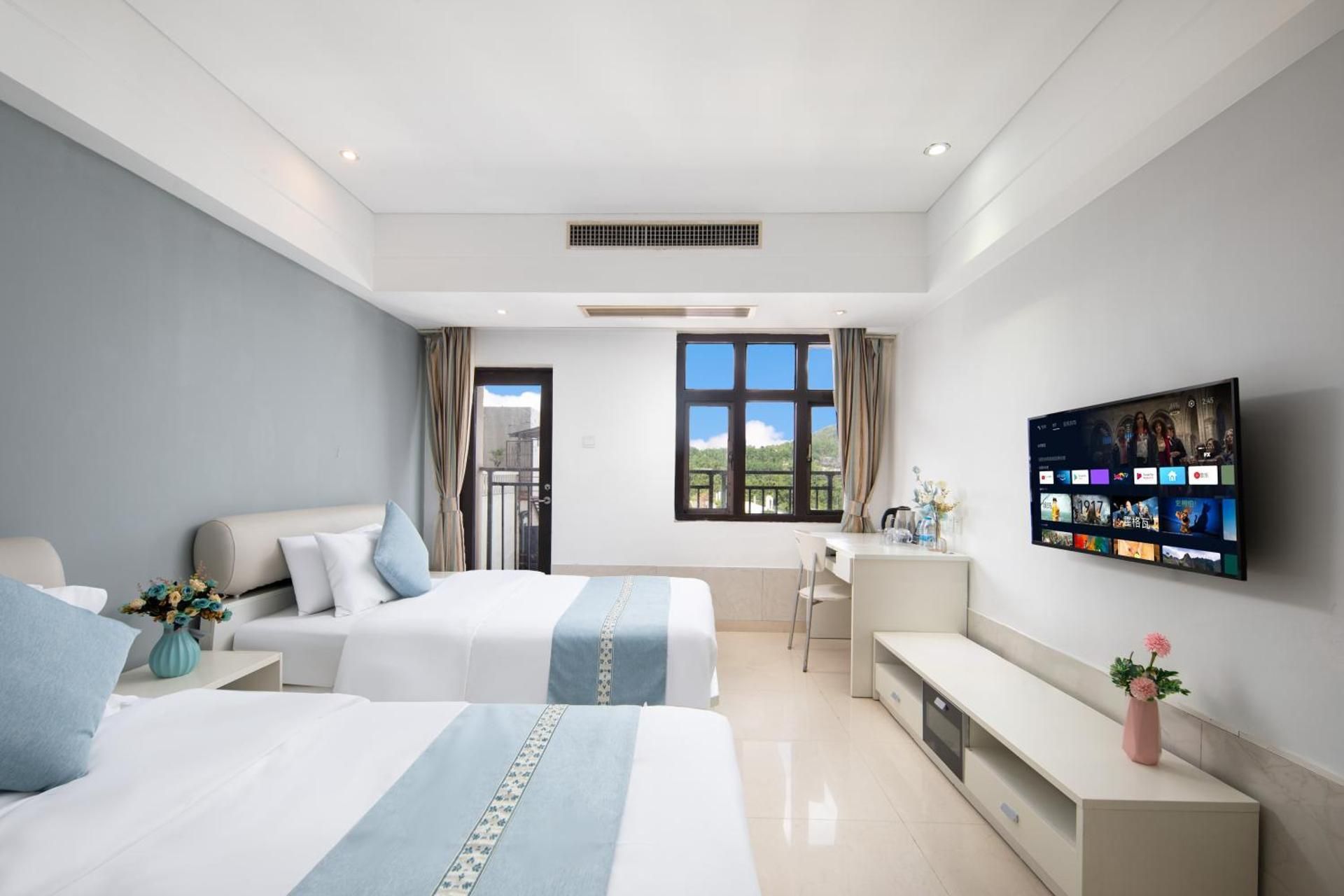 Twin Room with City View