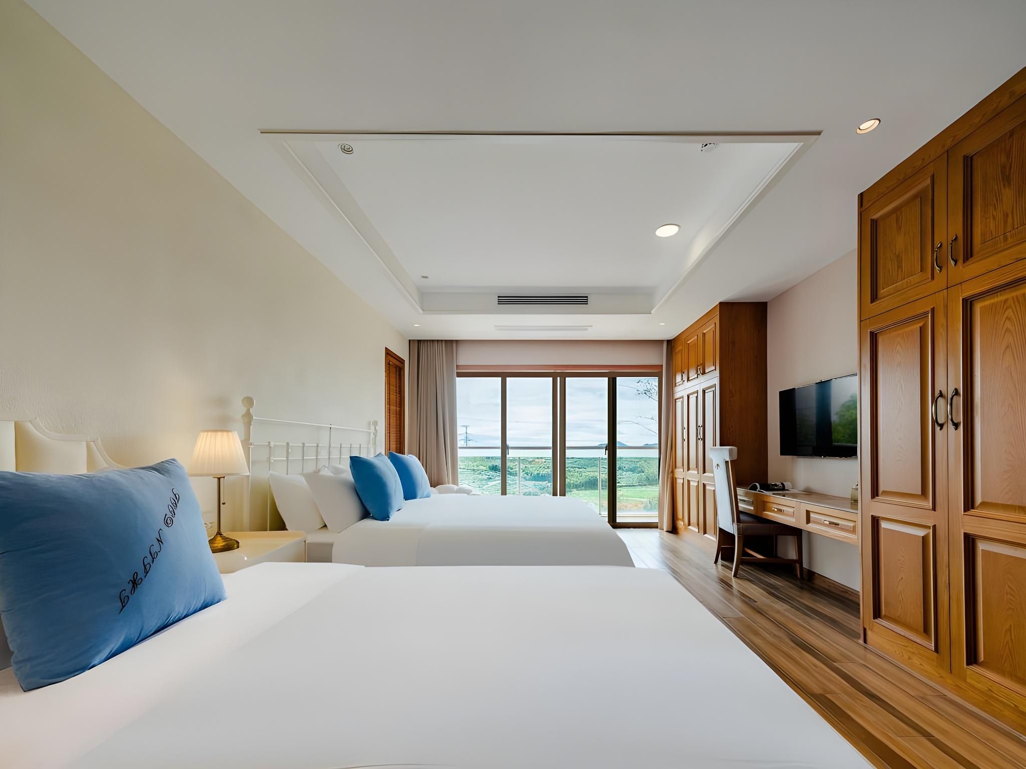Twin for 2 People - Non-Smoking Residential Style