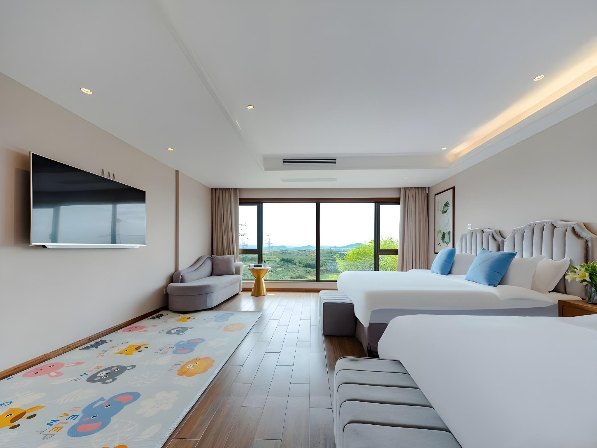 Twin Room with Bath and Toilet