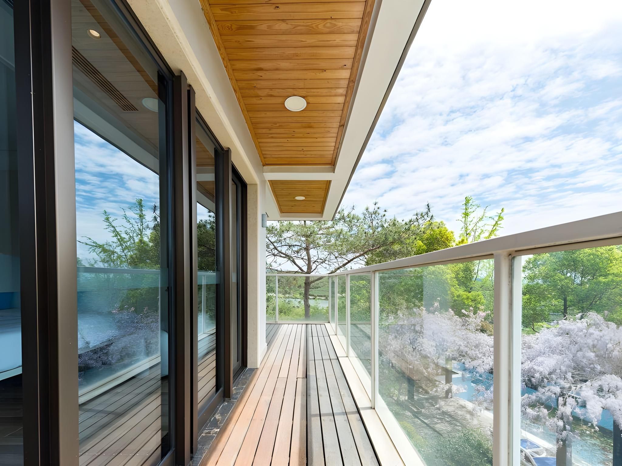 Twin for 2 People - Non-Smoking Residential Style